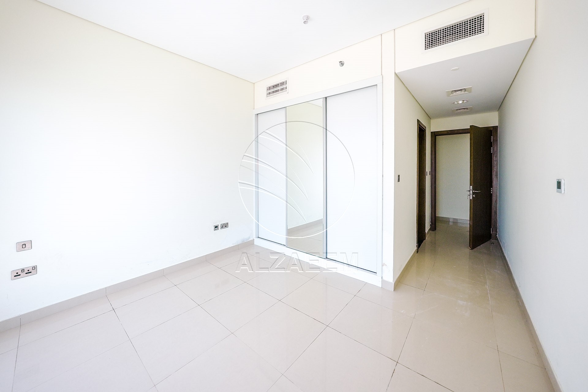 TOP FLOOR | Full Sea View | Move-in Ready