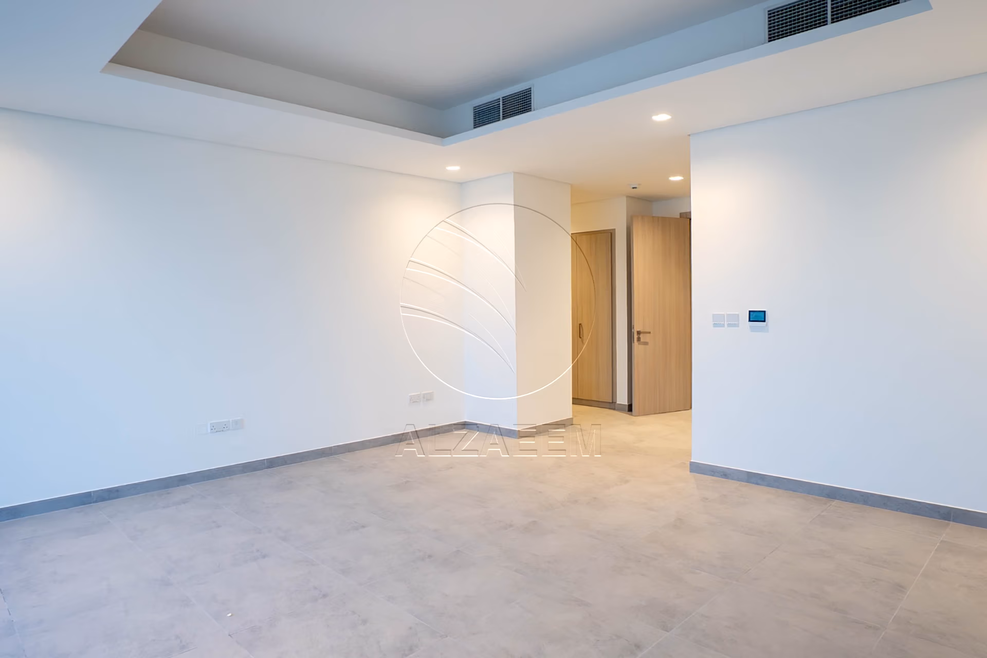 High Quality Upgraded Villa | Single Row | VACANT