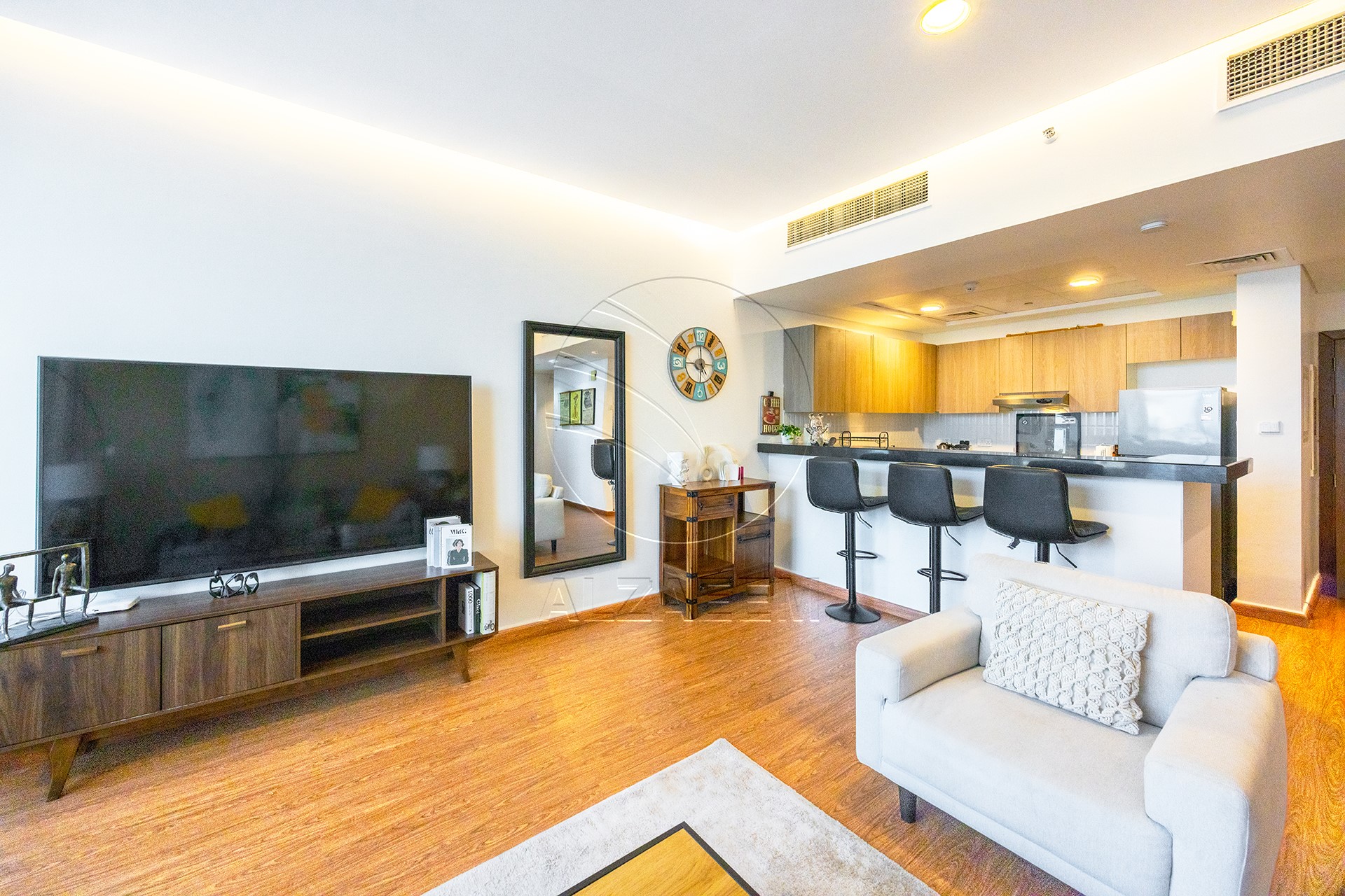 √Furnished! High Floor | Canal View | VACANT√