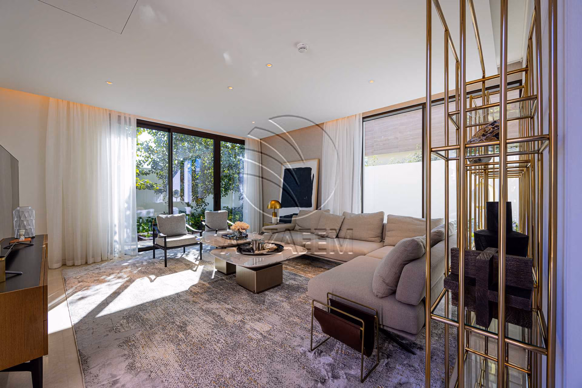√1005 Sqm Plot! High Ceiling | Single Row Corner √