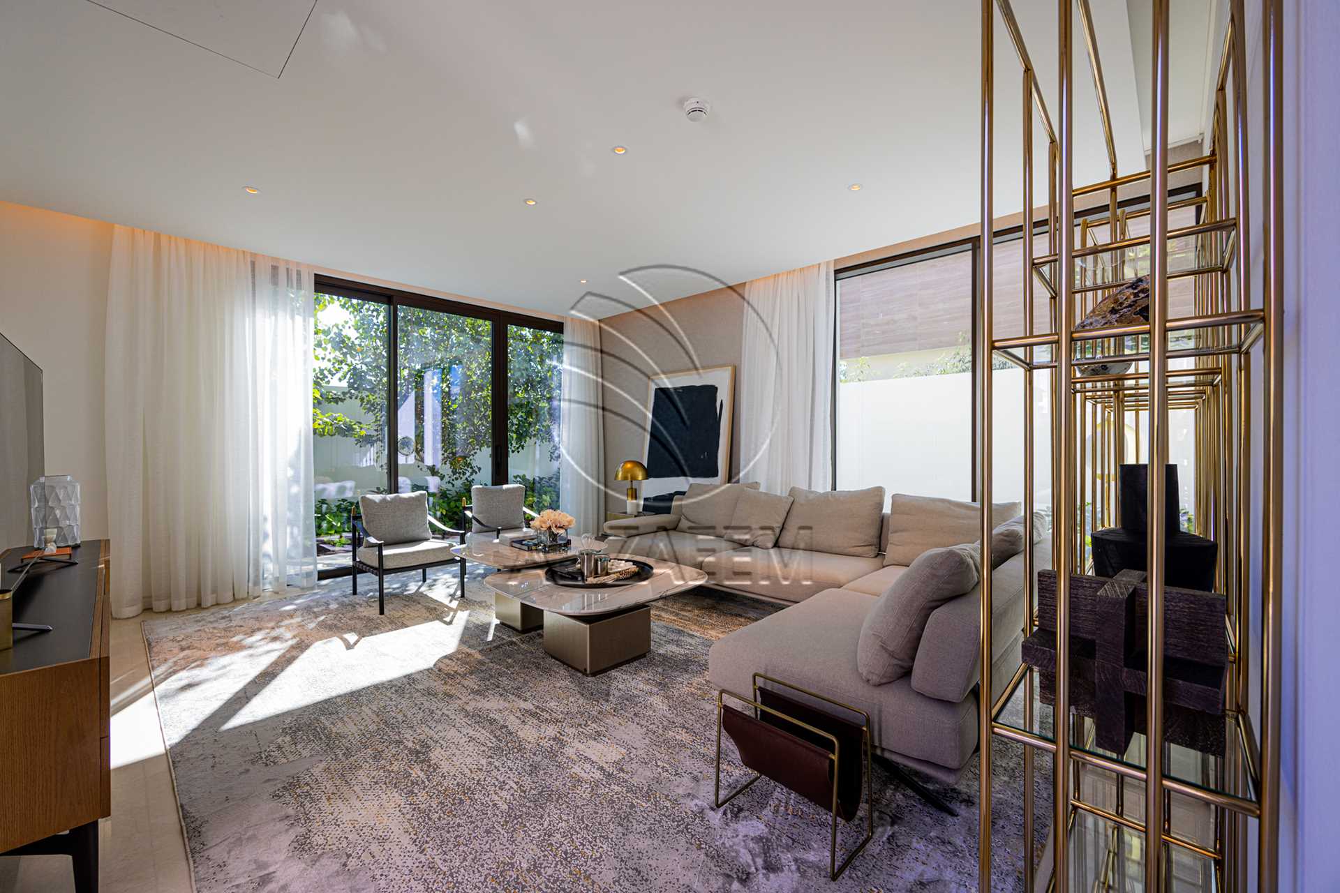 √1005 Sqm Plot! High Ceiling | Single Row Corner √