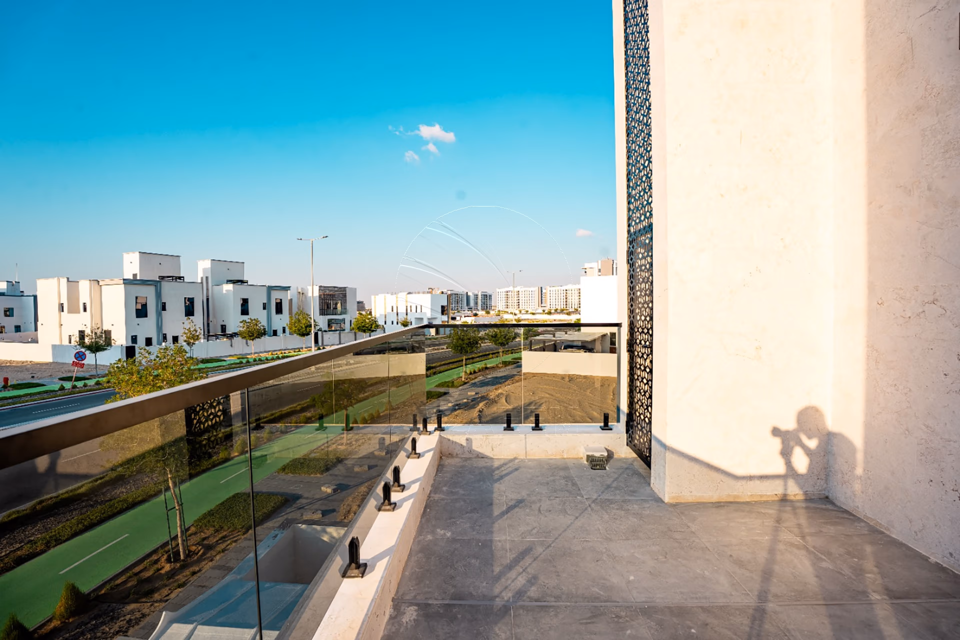 √Single Row l Landscaped l 2Y Maintenance free√
