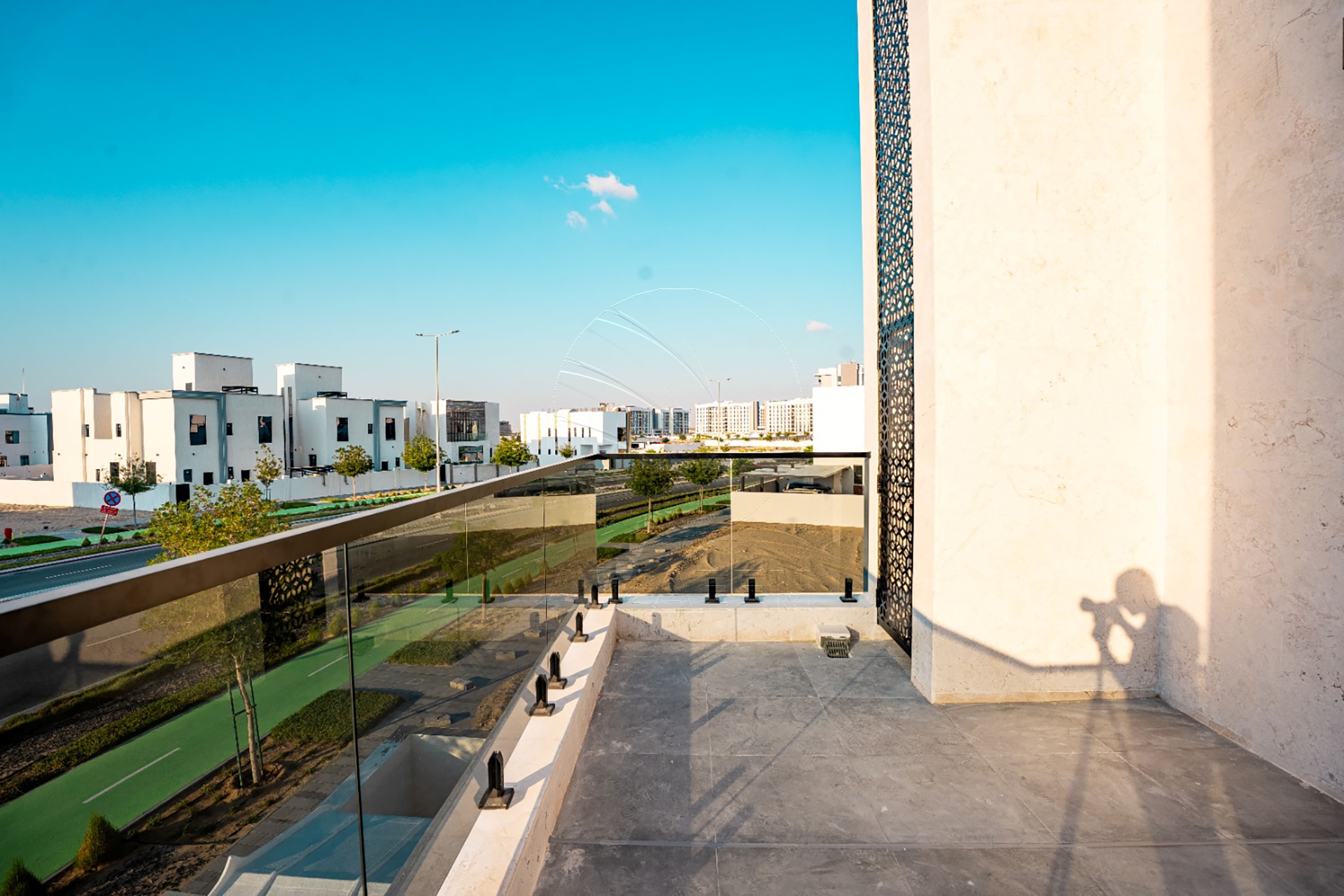 √Single Row l Landscaped l 2Y Maintenance free√