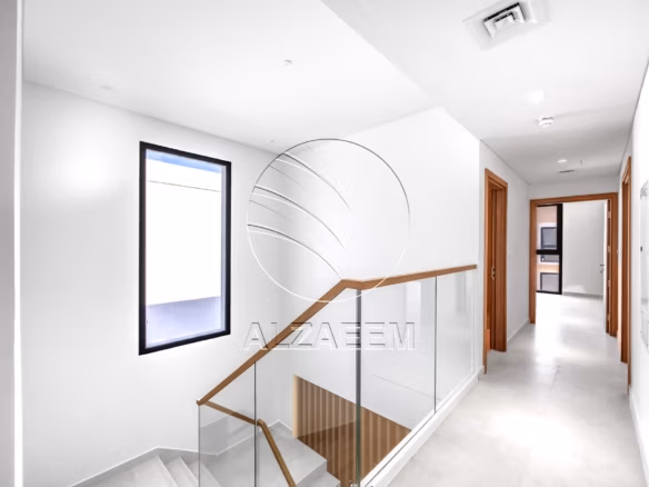 √Corner Unit | Double Row | Move-in Ready√