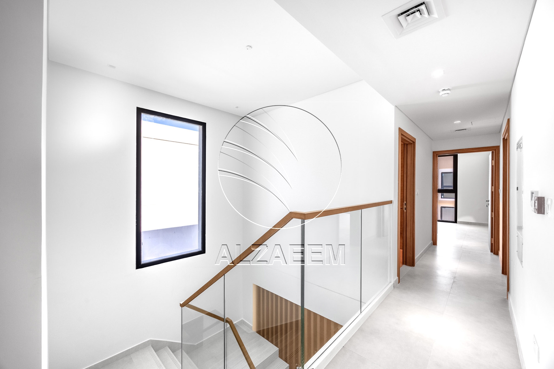 √Corner Unit | Double Row | Move-in Ready√