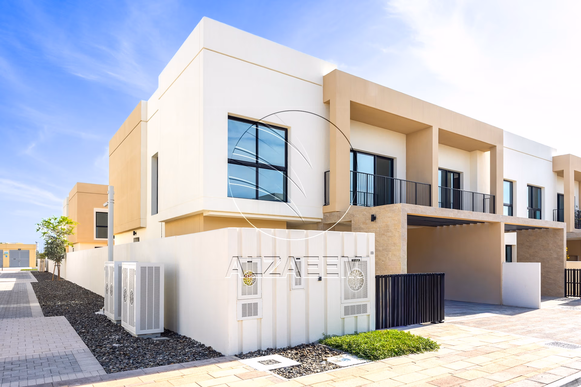 √Corner Unit | Double Row | Move-in Ready√