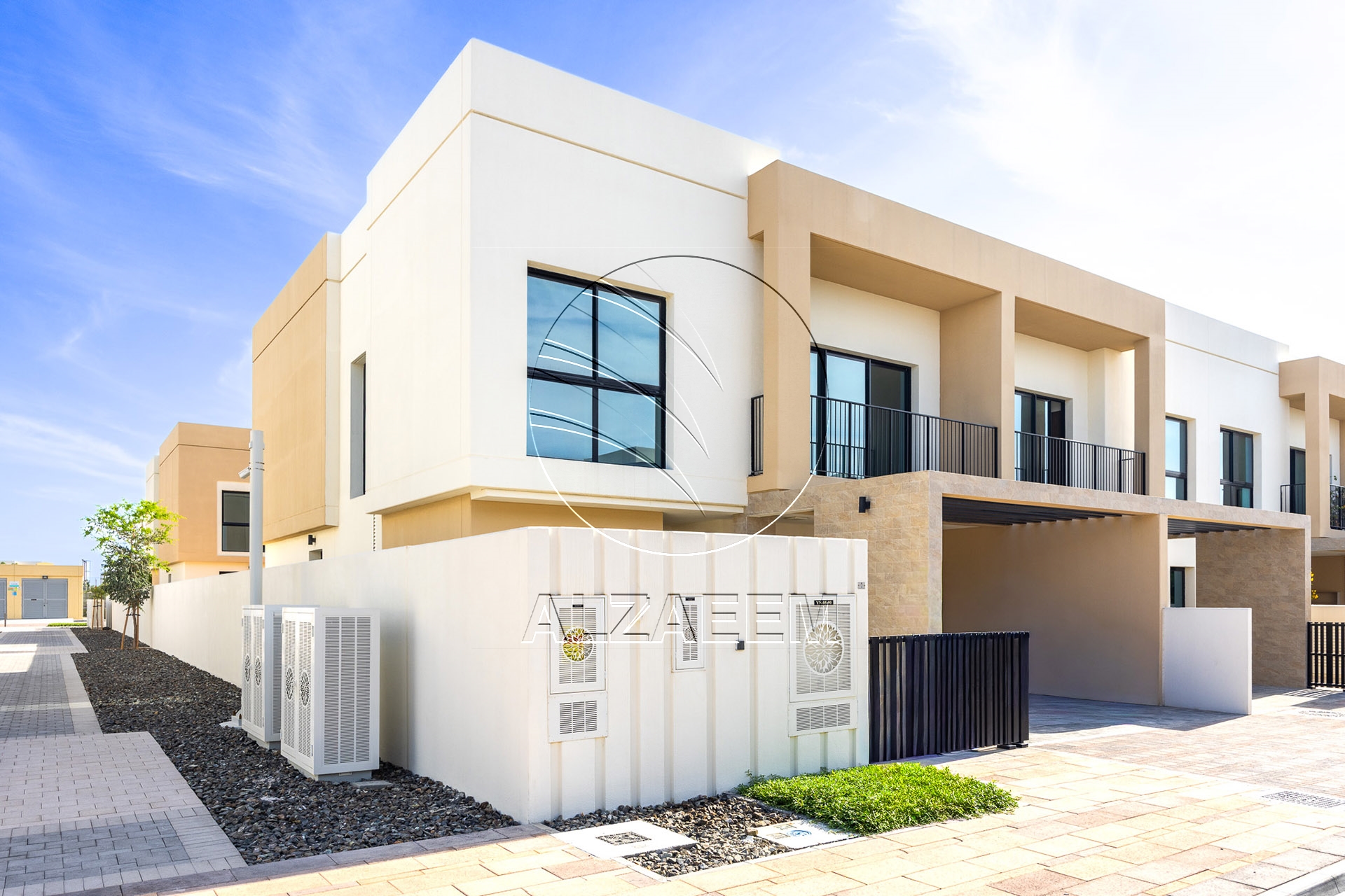 √Corner Unit | Double Row | Move-in Ready√