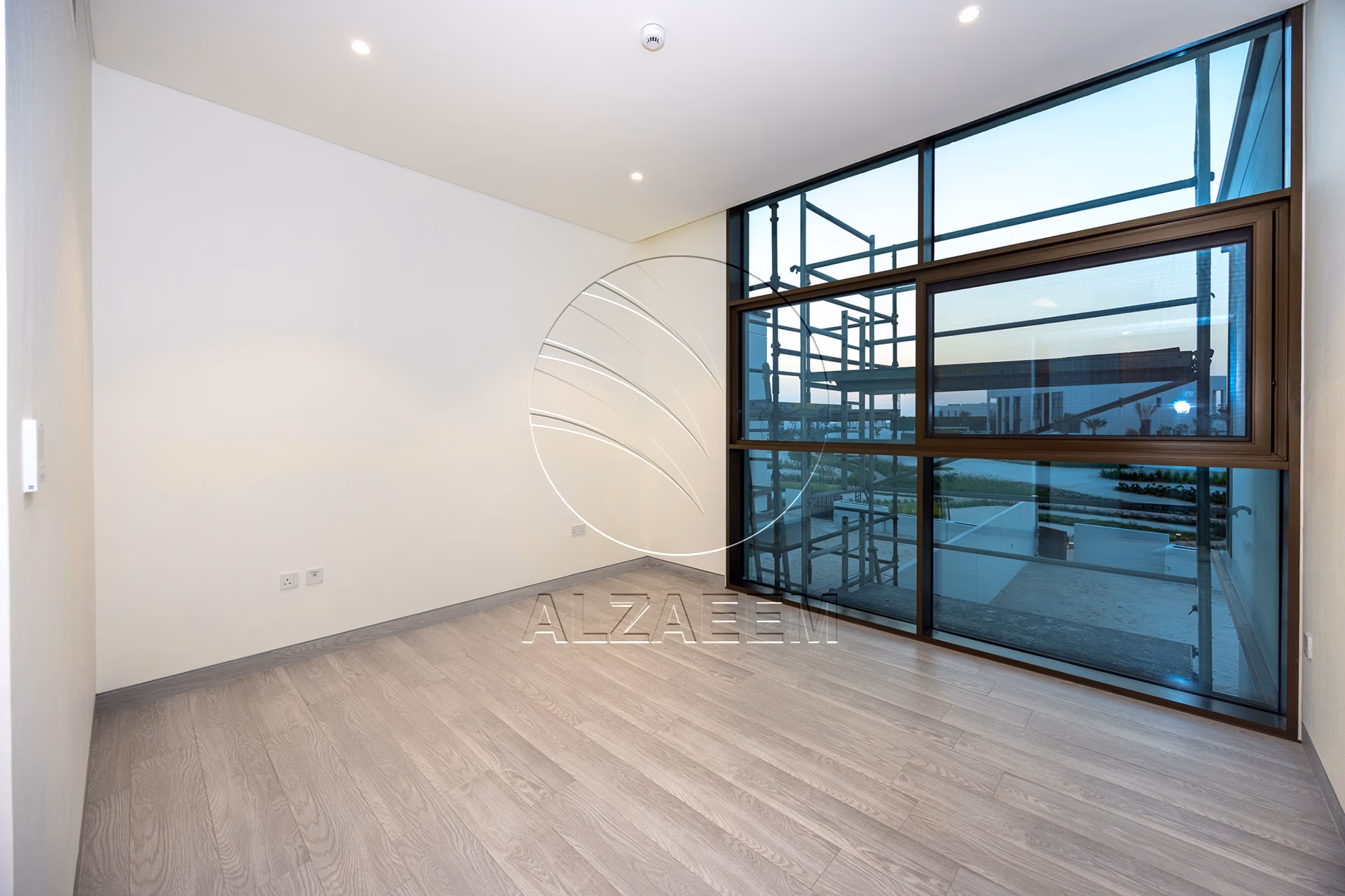 √Standard SR TH -Modified | Extended Living Room√