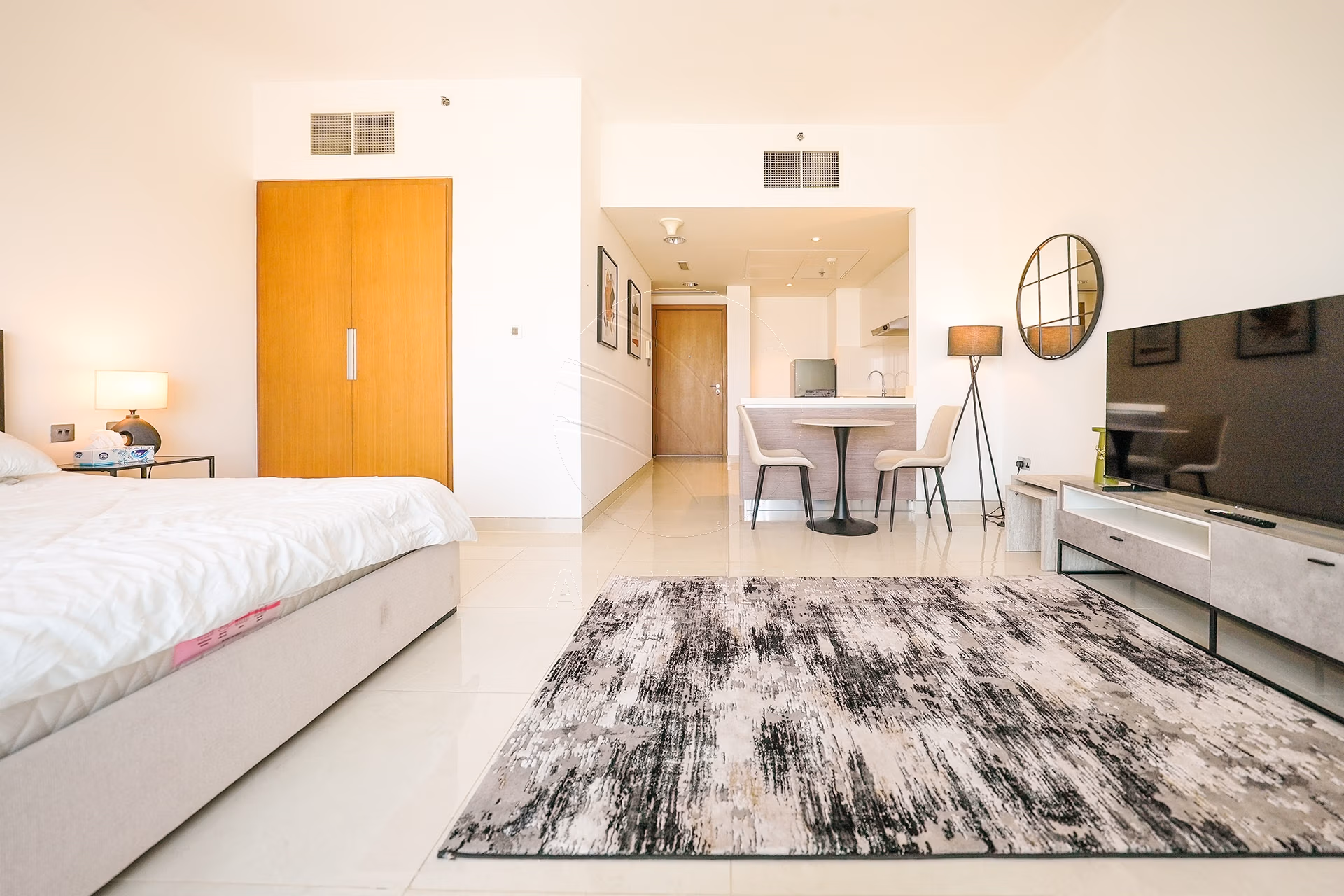 √ EXCLUSIVE + VACANT! Elegantly Furnished Studio √
