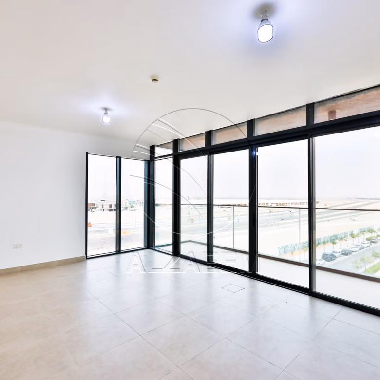 HOT DEAL! Corner Unit – Partial Sea View | Parking