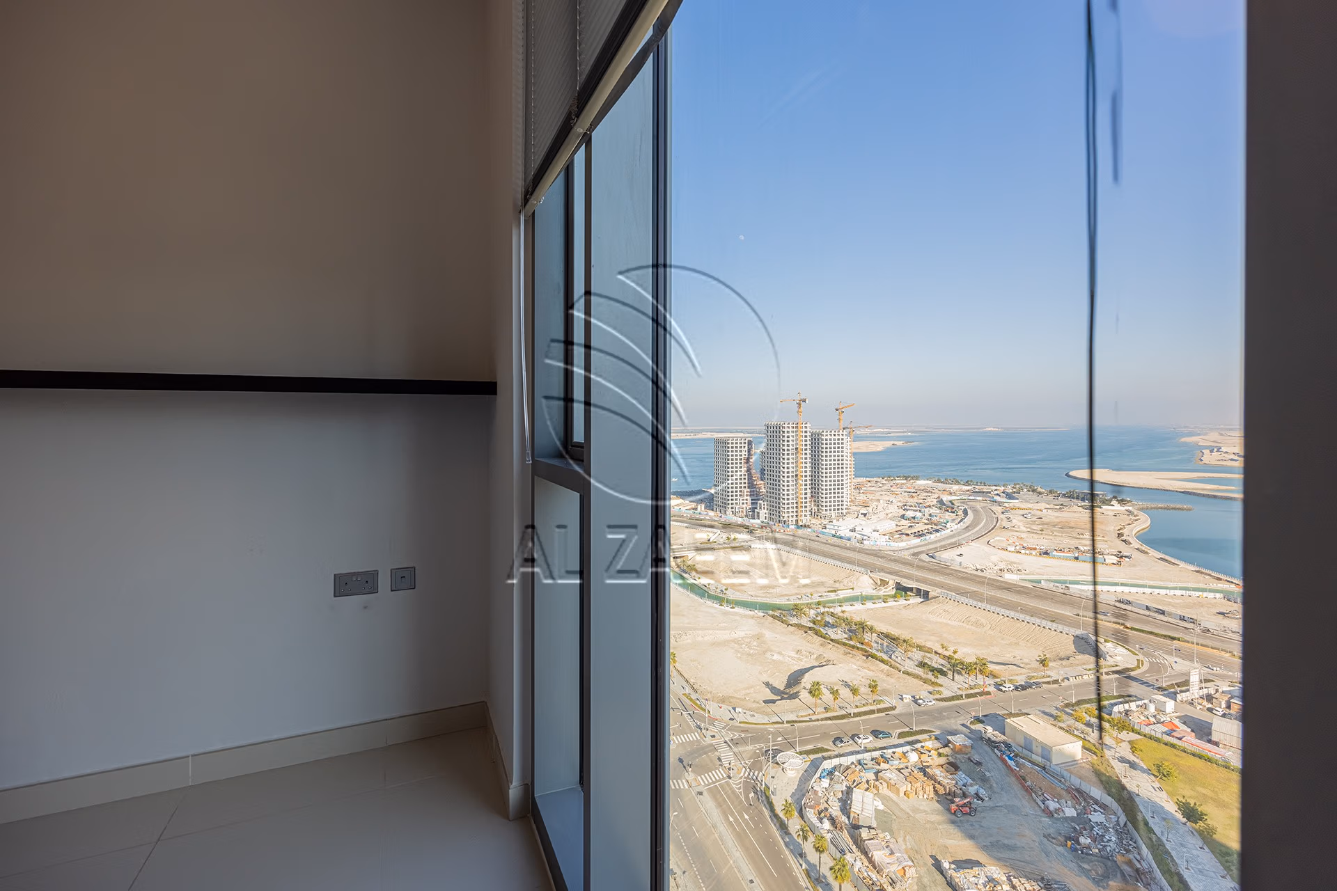 VACANT 3BR | Partial Sea View | High Level