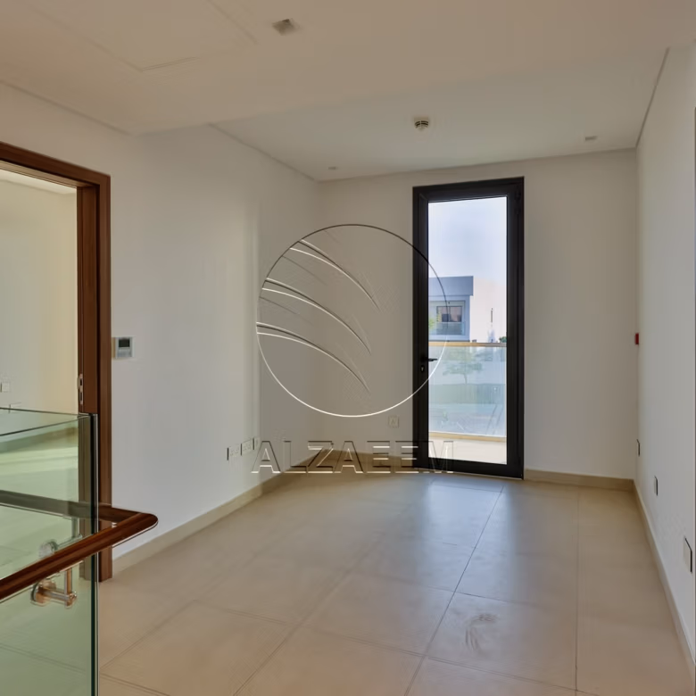 Single Row Corner | Ready to Move | PRIME LOCATION