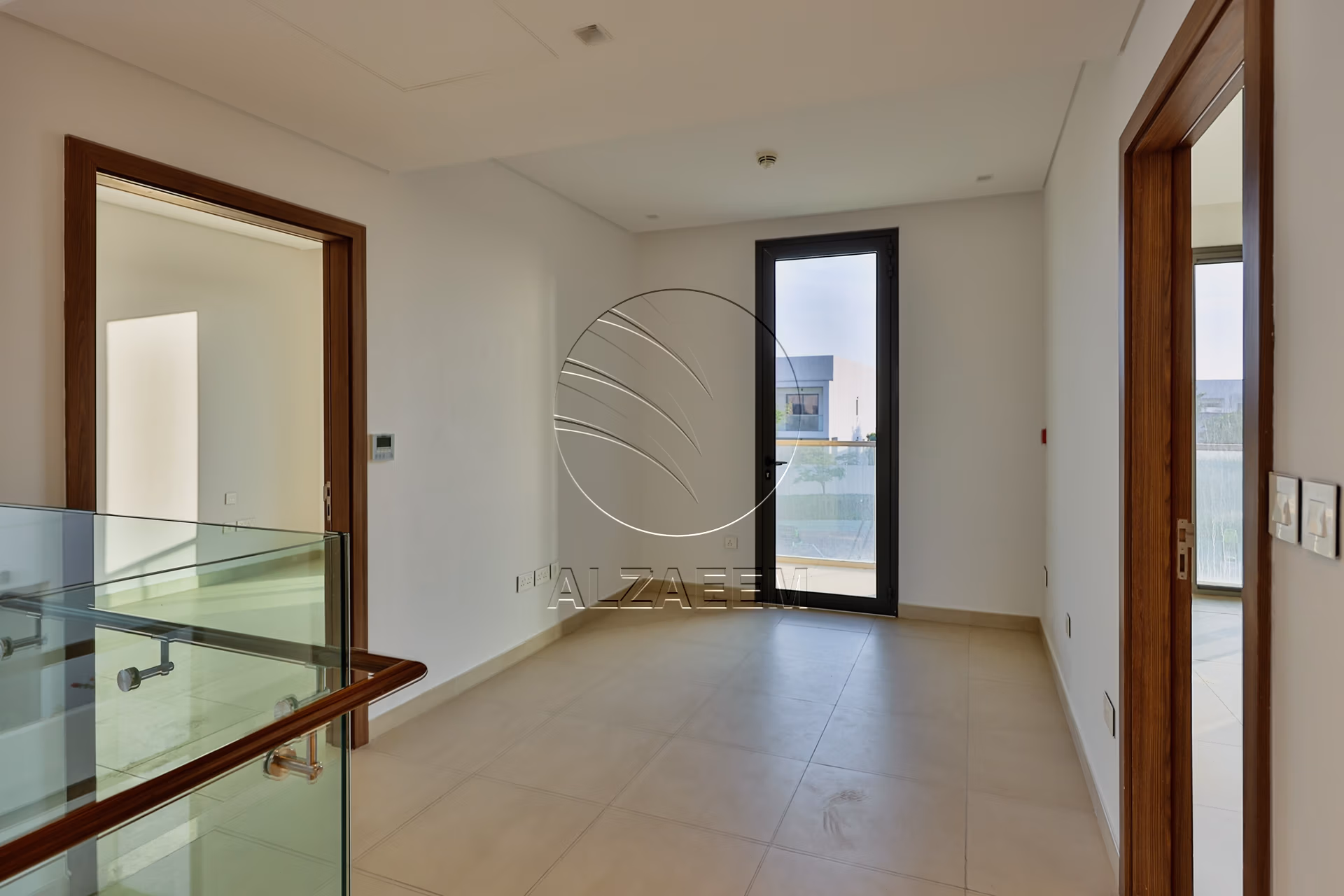 Single Row Corner | Ready to Move | PRIME LOCATION