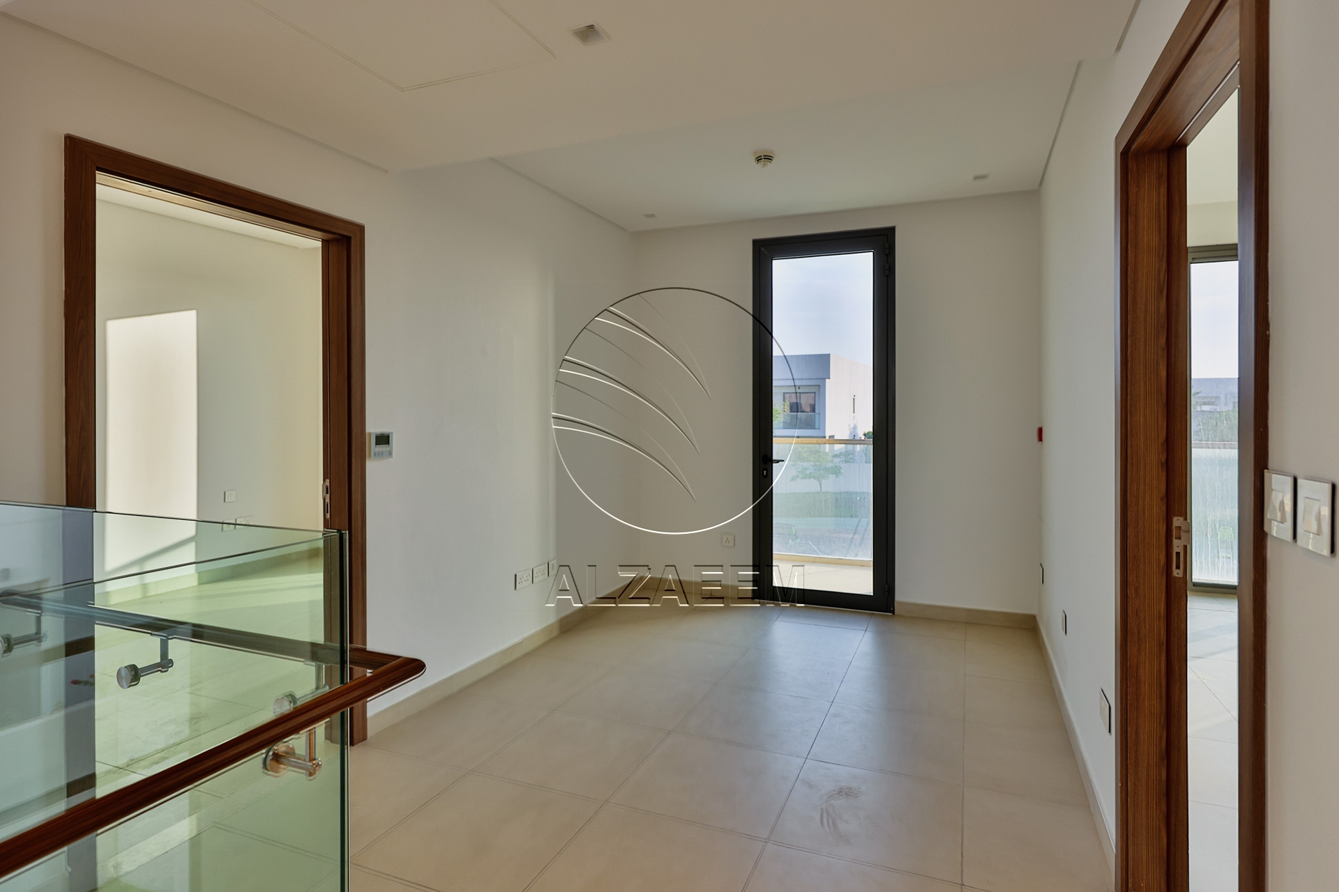 Single Row Corner | Ready to Move | PRIME LOCATION