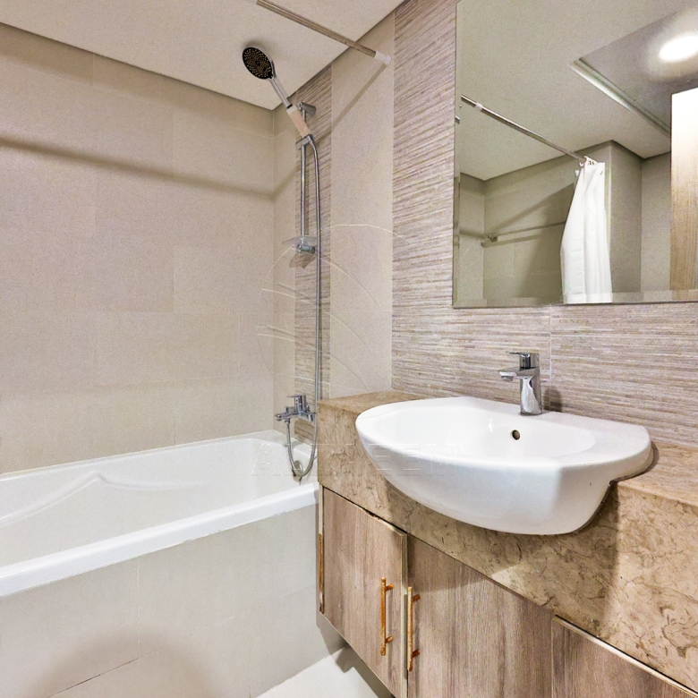 High Floor | White Goods Available | Move-in Ready