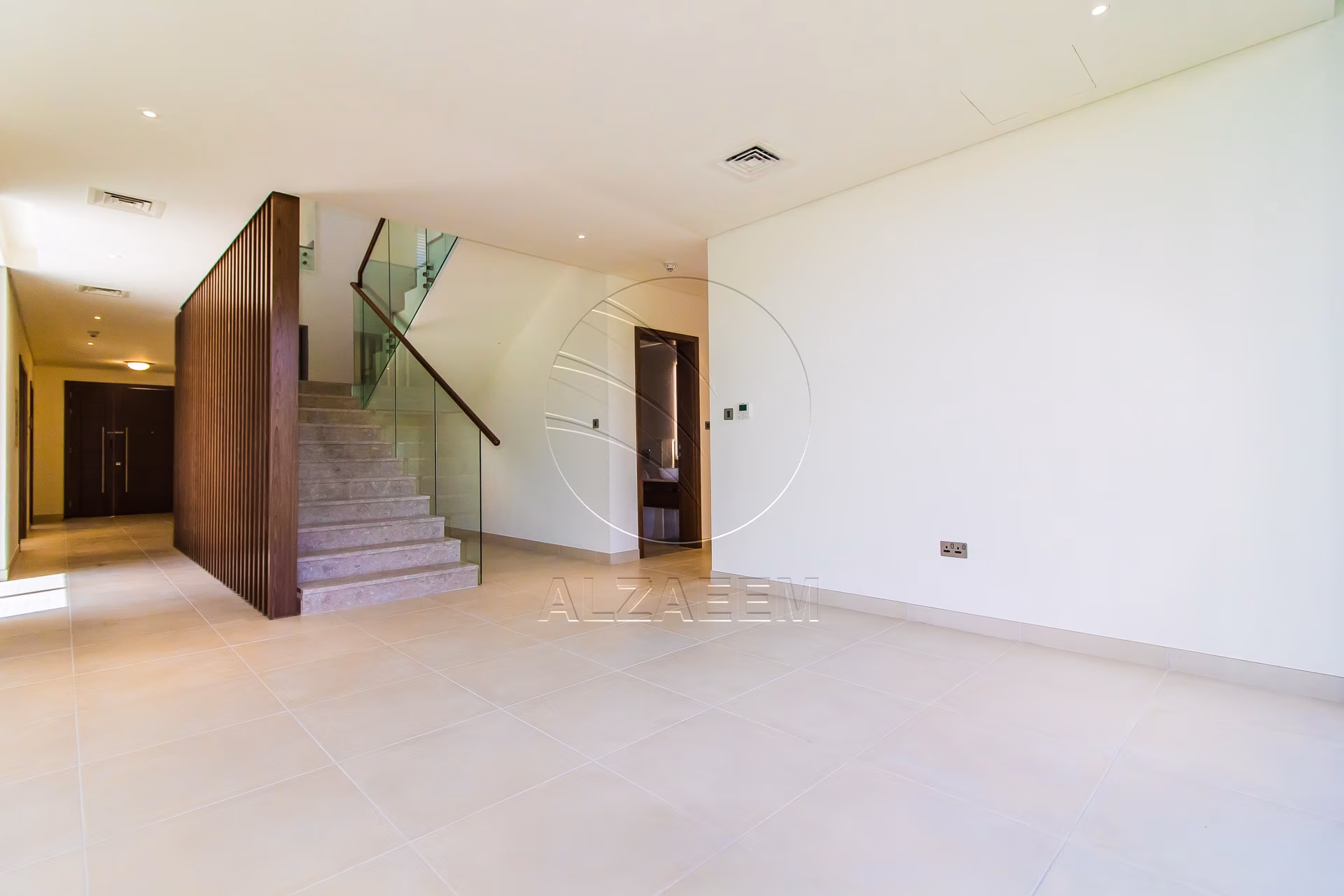 VACANT! 5BR+Maid | Mid Unit-Double Row