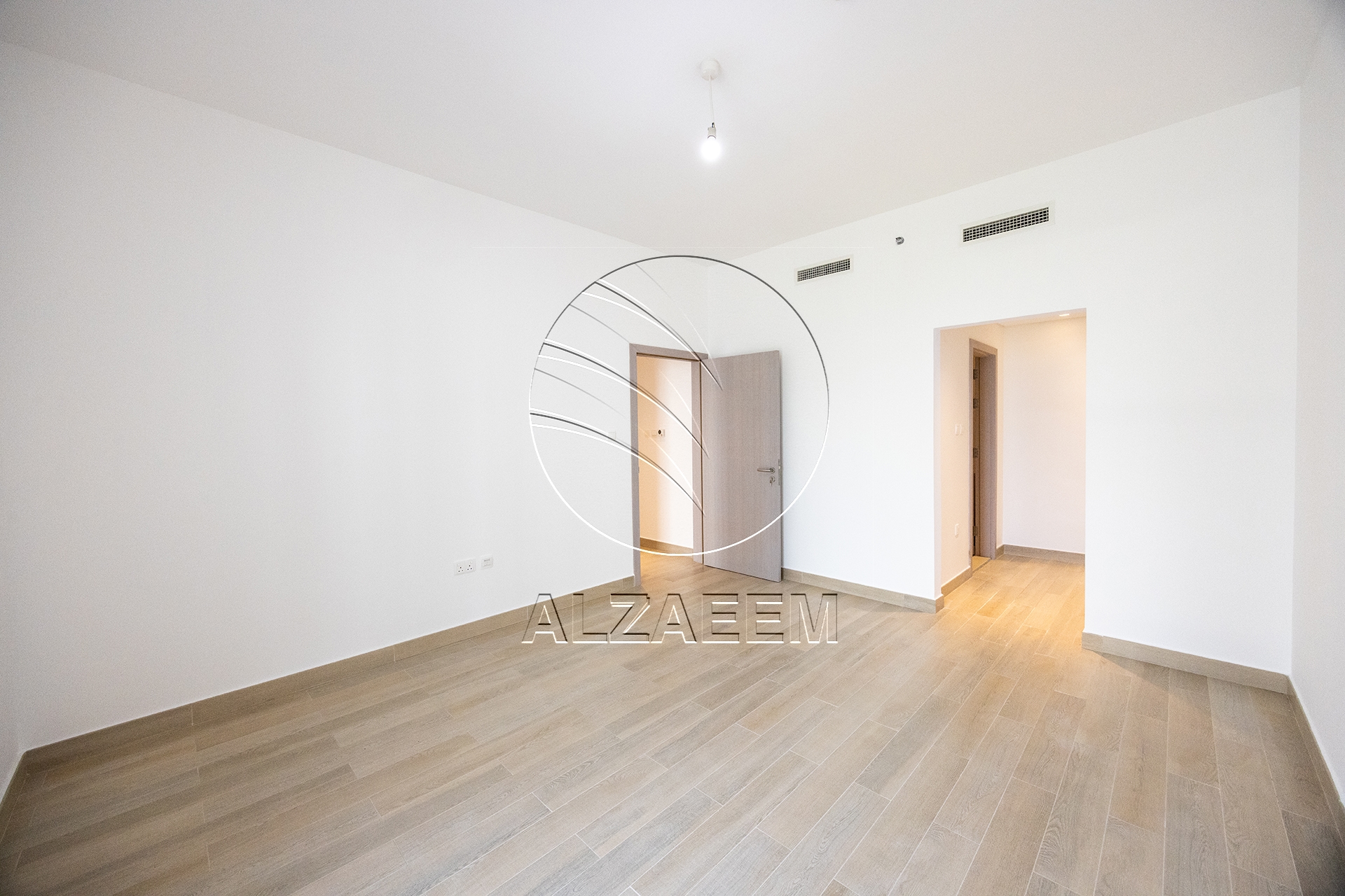 √ VACANT | Partial Canal View | Flexi Payments √