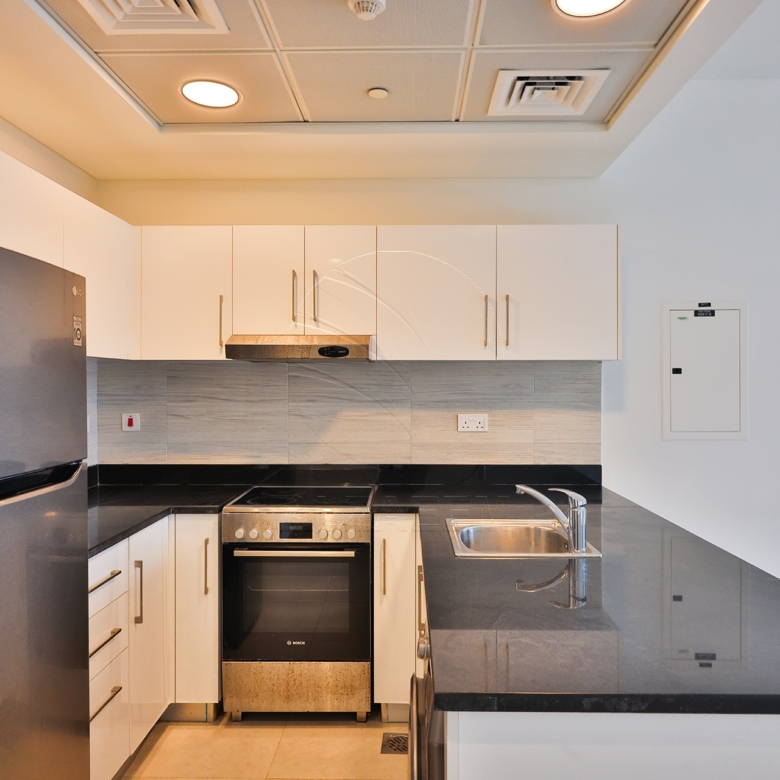 High Floor | White Goods Available | Move-in Ready