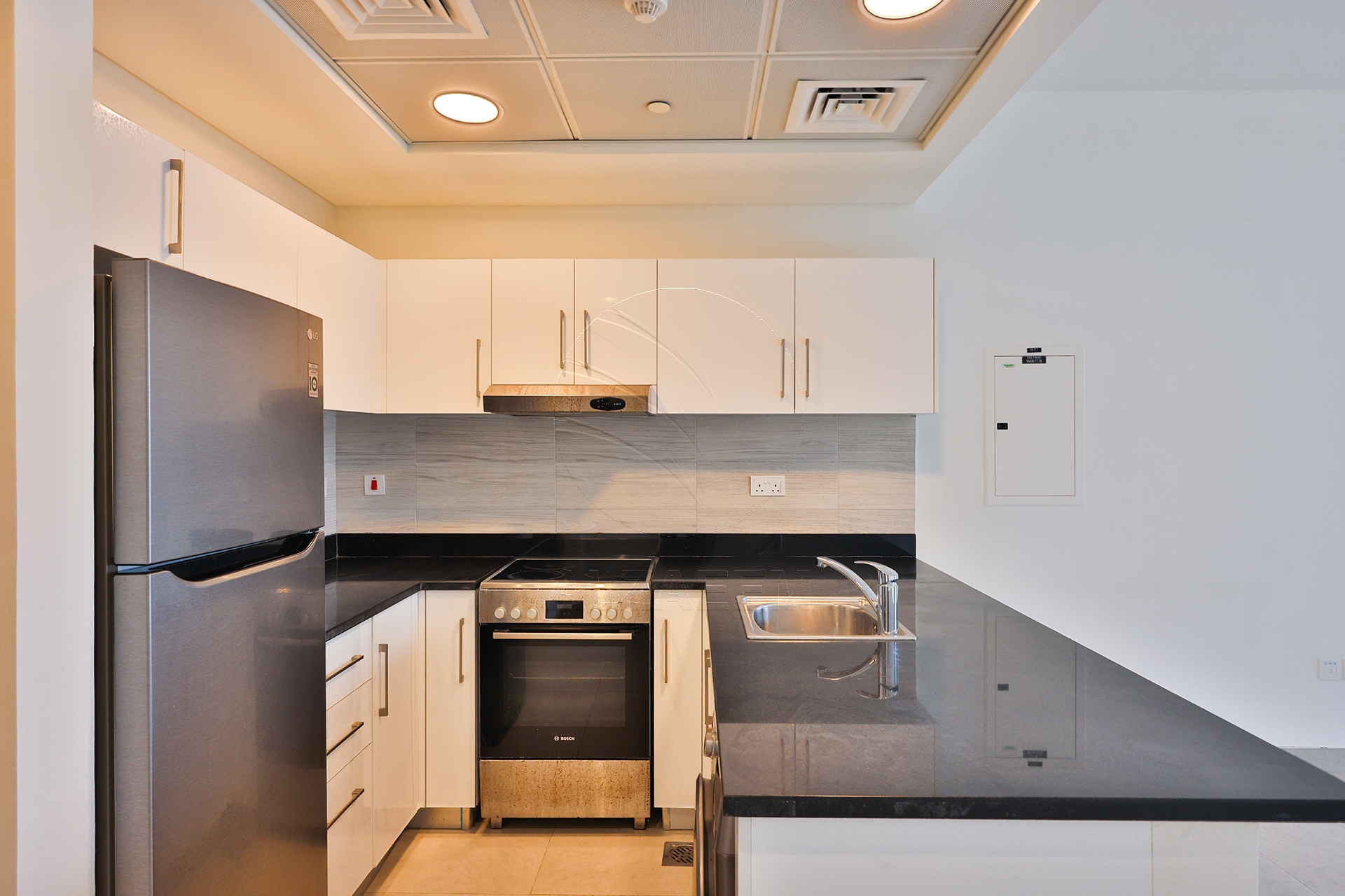 High Floor | White Goods Available | Move-in Ready