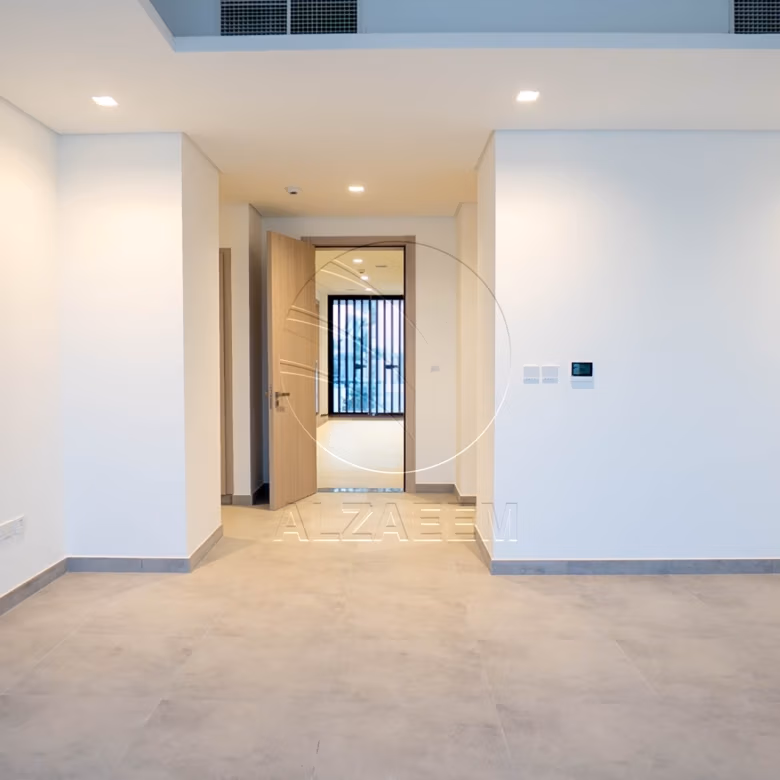 High Quality Upgraded Villa | Single Row | VACANT