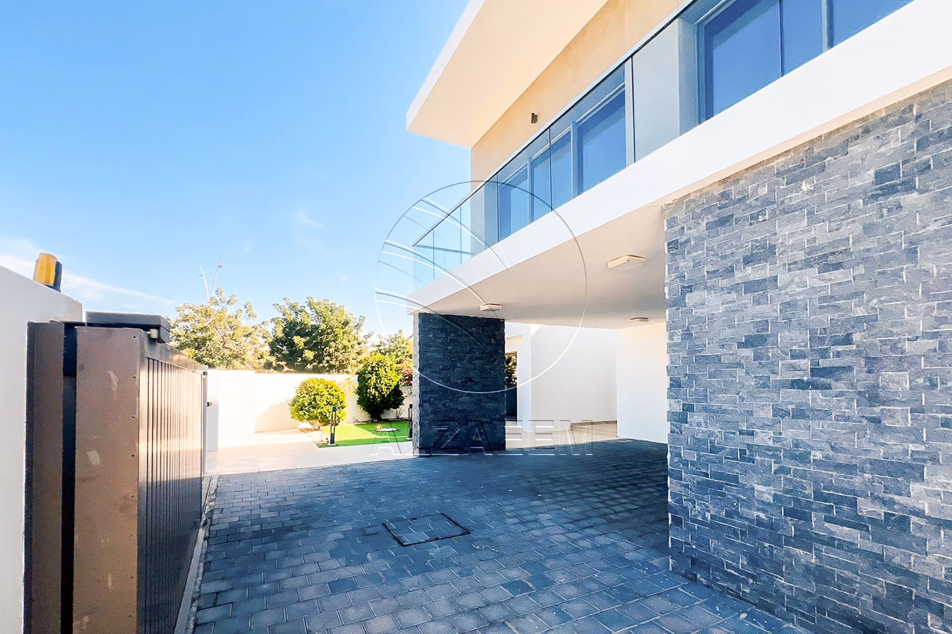 Corner | Single Row | Type 4F | Pool + Golf view