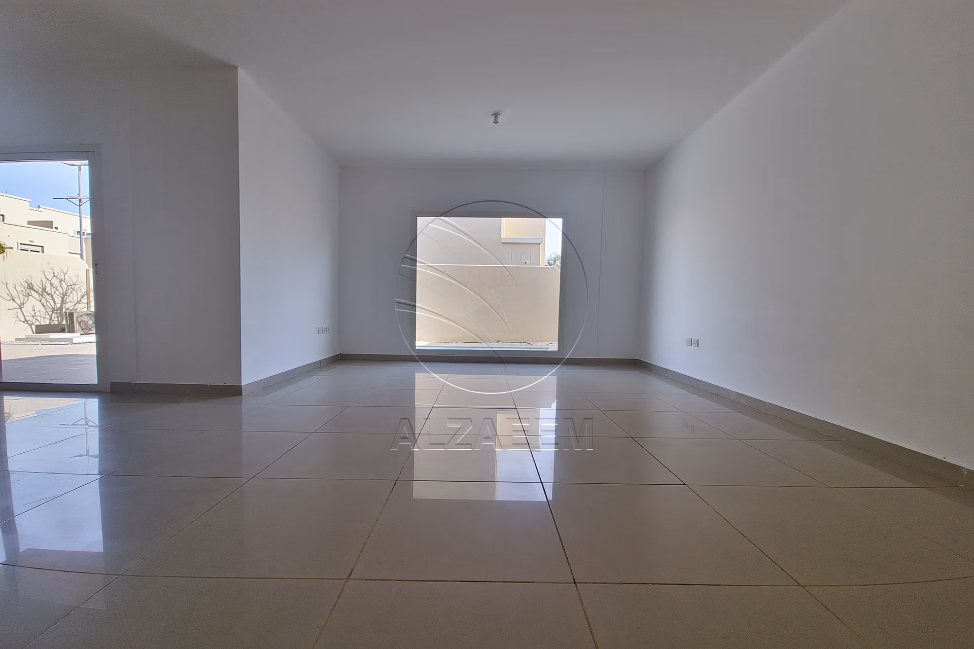 Corner Villa + Private Pool! End Use or Investment