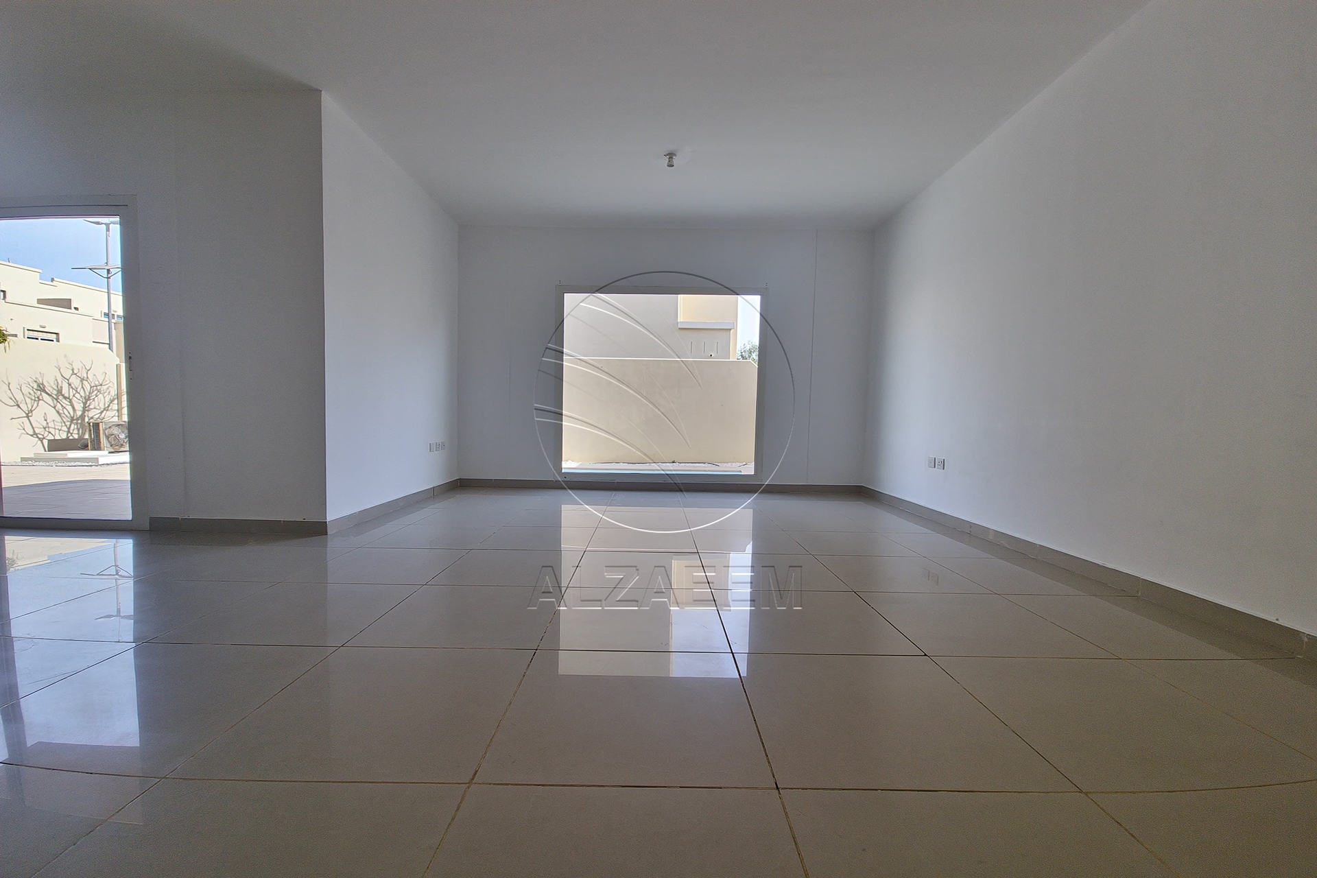 Corner Villa + Private Pool! End Use or Investment