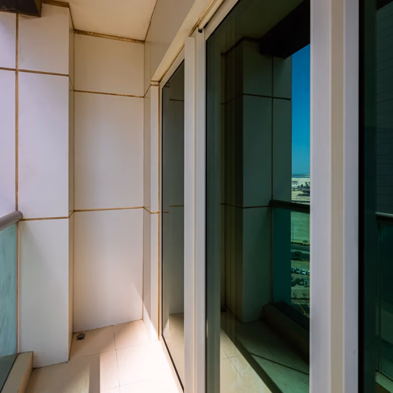 √High Floor | Balcony | Pool and Partial Sea View√