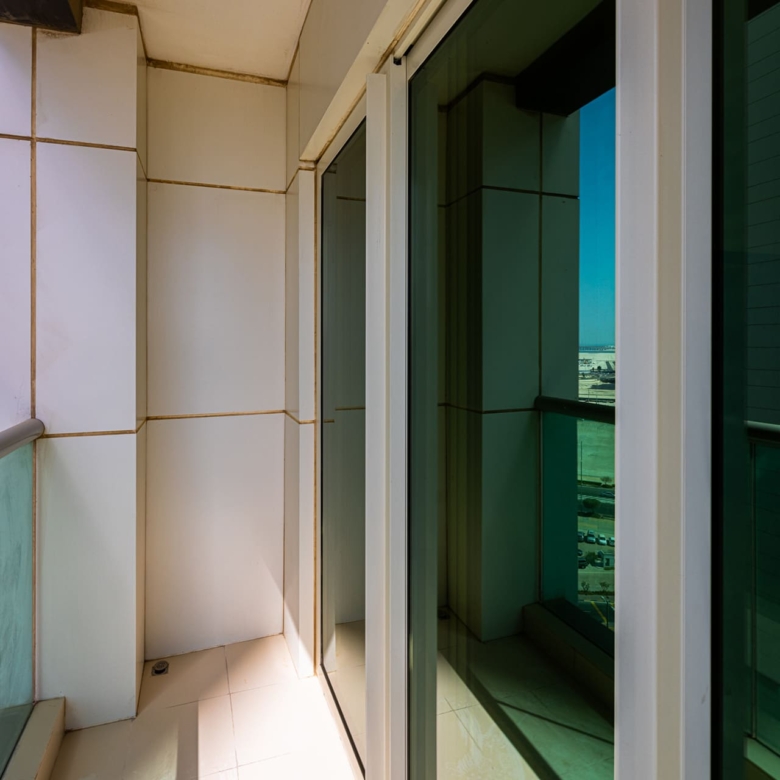 √High Floor | Balcony | Pool and Partial Sea View√
