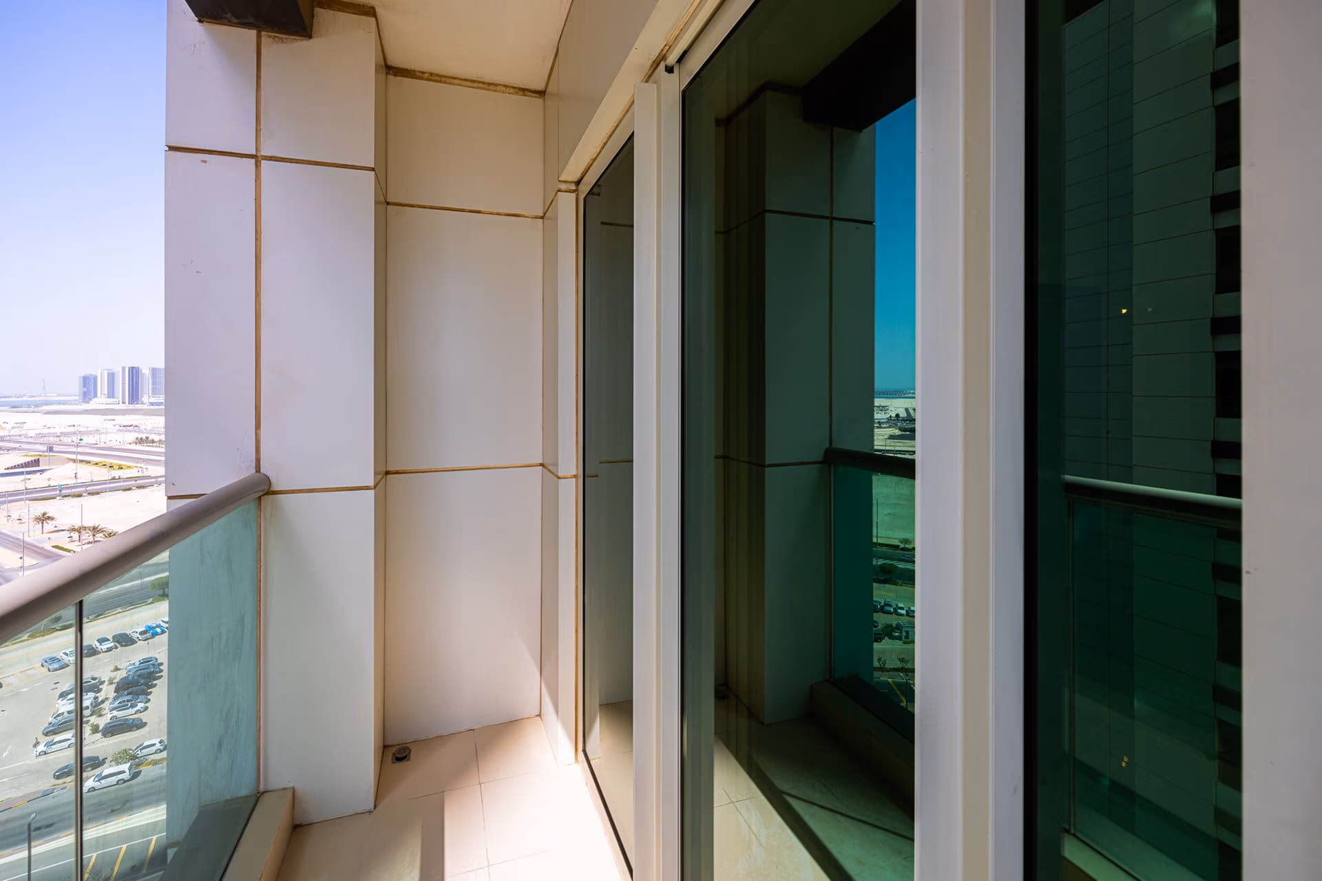 √High Floor | Balcony | Pool and Partial Sea View√