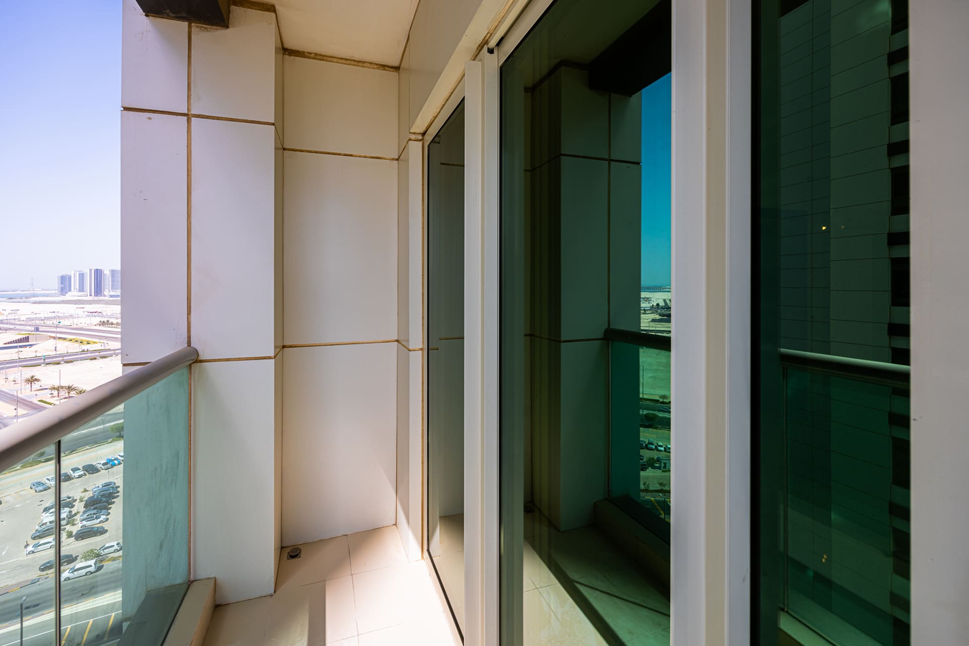 √High Floor | Balcony | Pool and Partial Sea View√