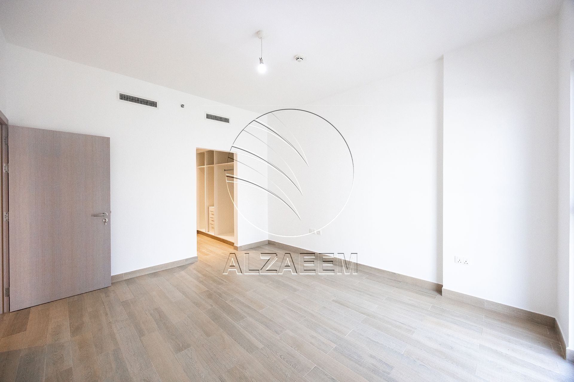 √ VACANT | Partial Canal View | Flexi Payments √