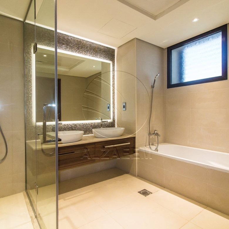 VACANT! 5BR+Maid | Mid Unit-Double Row