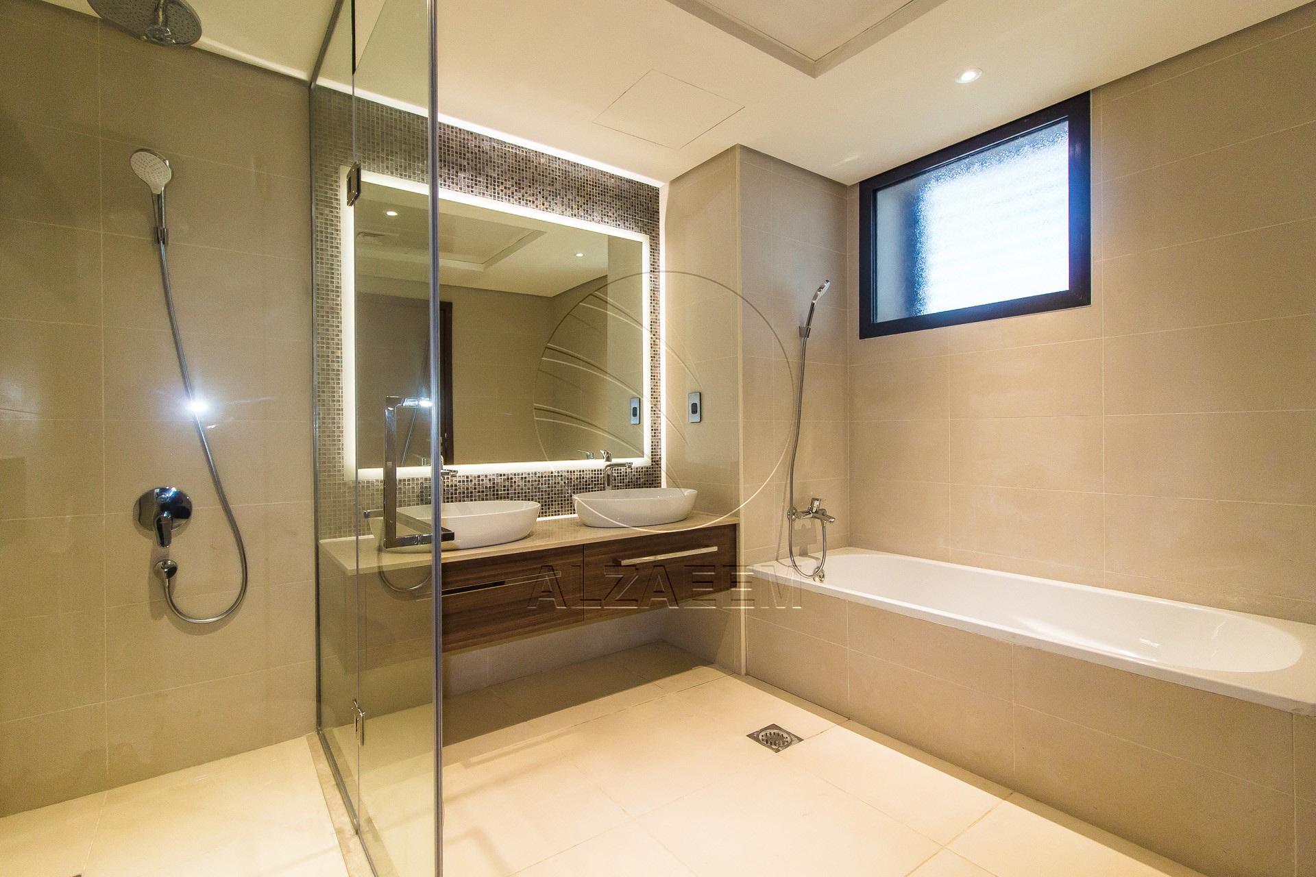 VACANT! 5BR+Maid | Mid Unit-Double Row