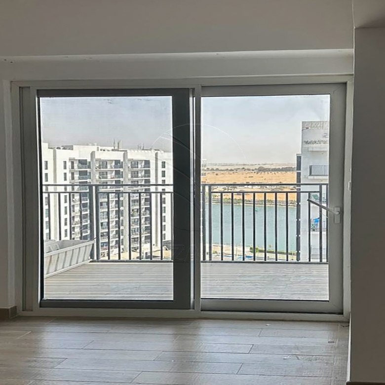 √ VACANT! High Level + Corner Unit | 3 Payments √