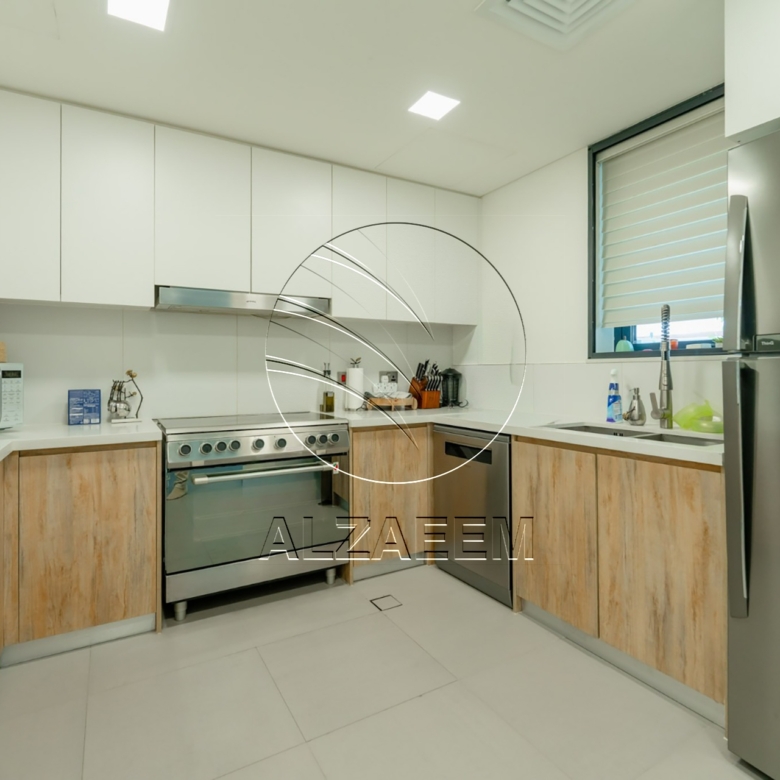 VACANT! Corner | Single Row | Fully Furnished