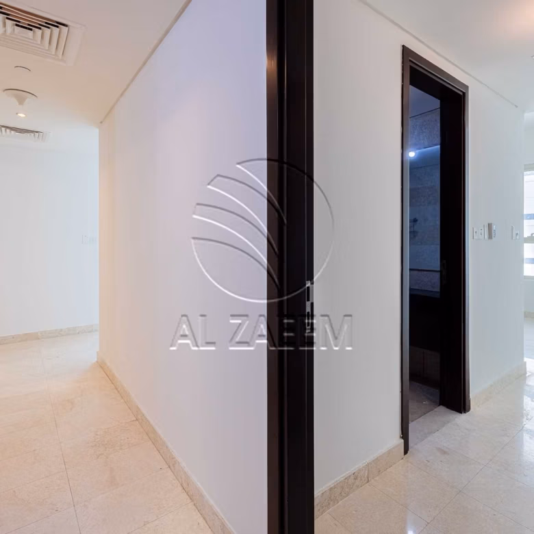 √ High Level | Vacant | Sea and Skyline Views √