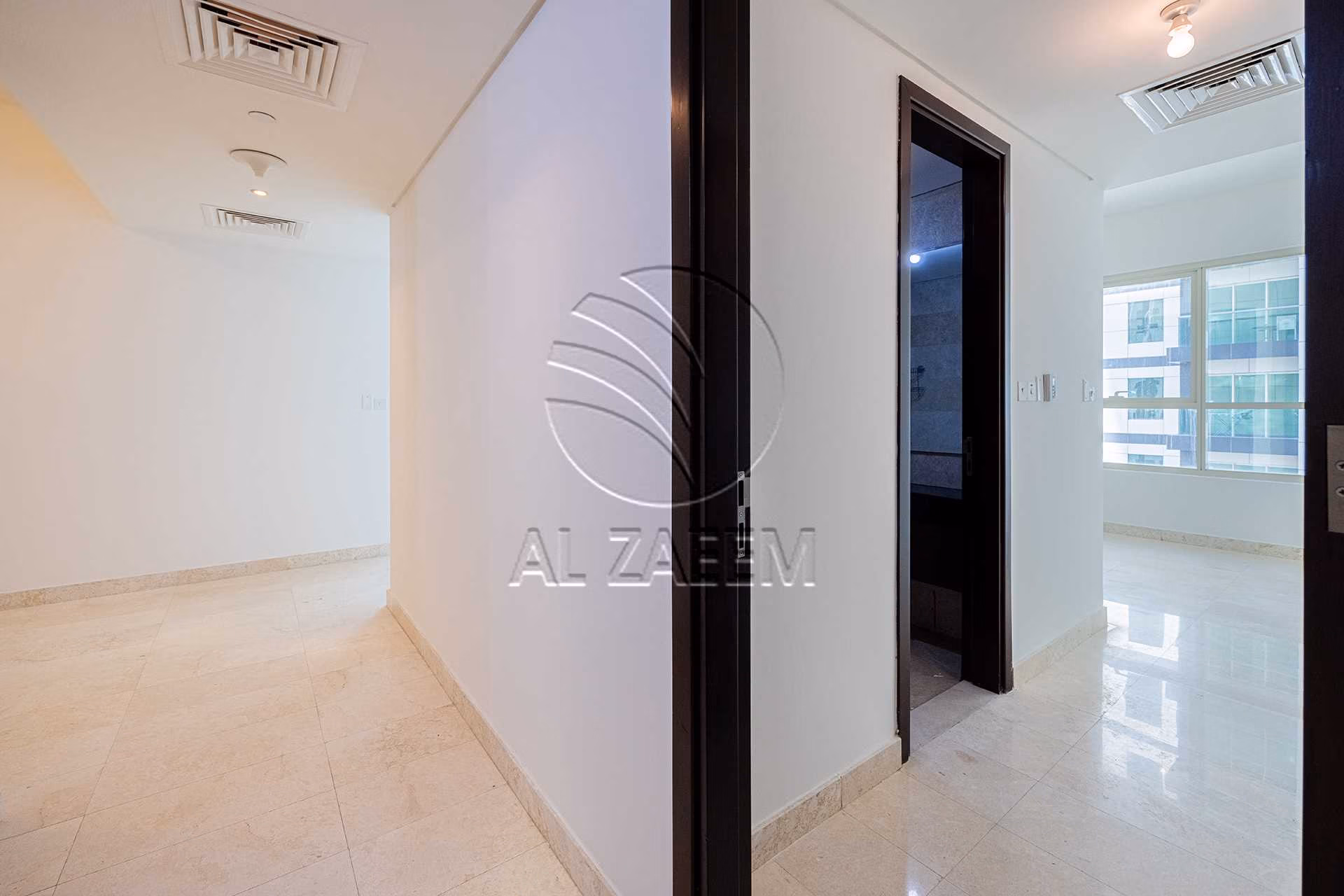 √ High Level | Vacant | Sea and Skyline Views √