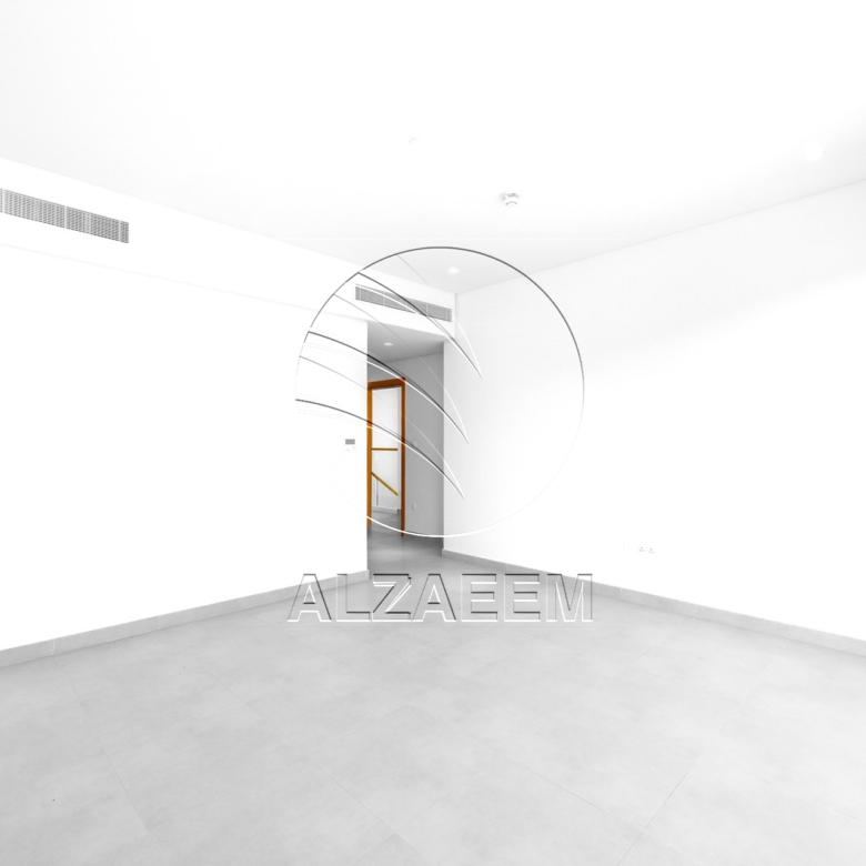 √Corner Unit | Double Row | Move-in Ready√