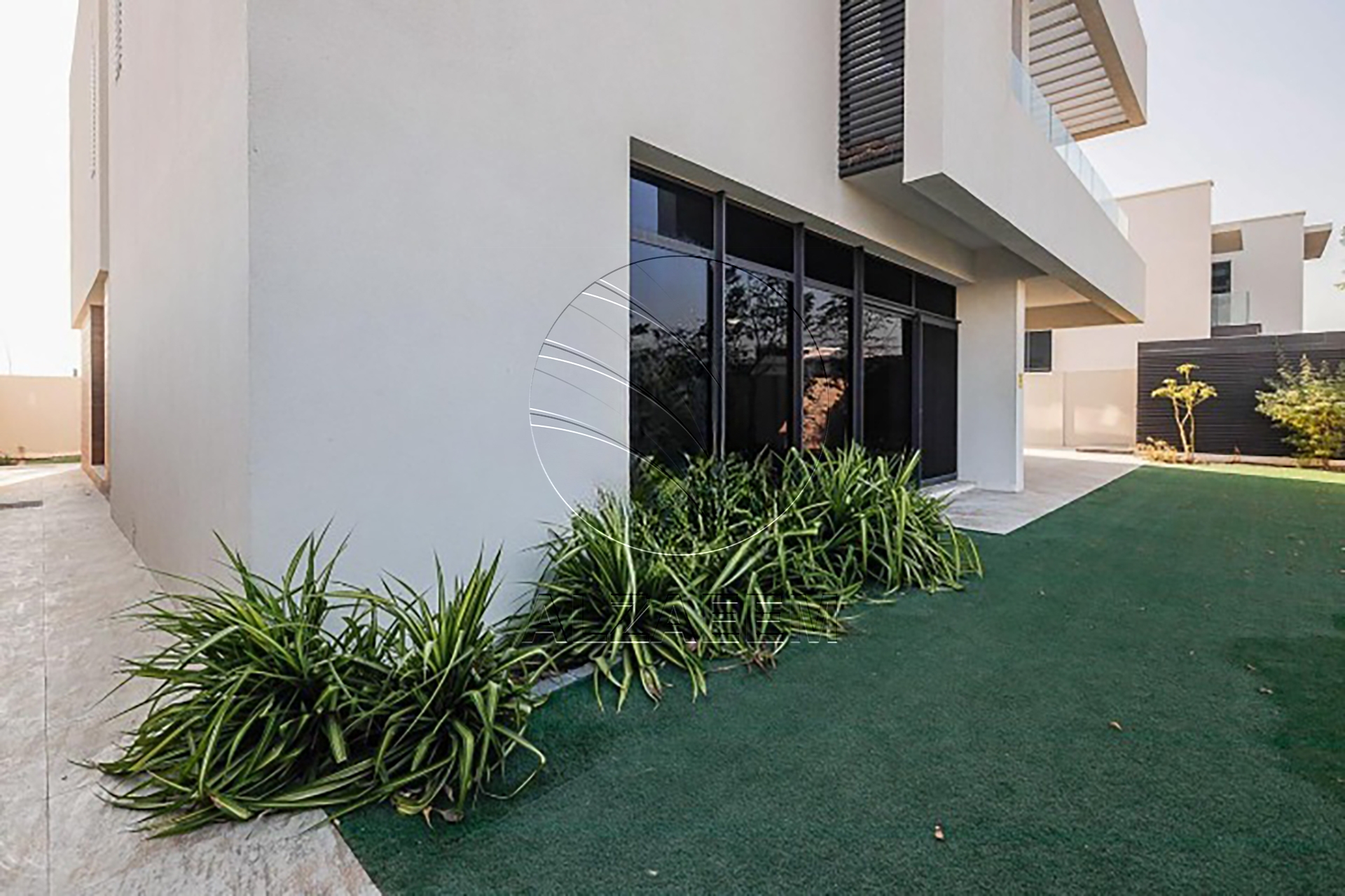 √Single Row Corner | Type 1 | Landscaped Garden√