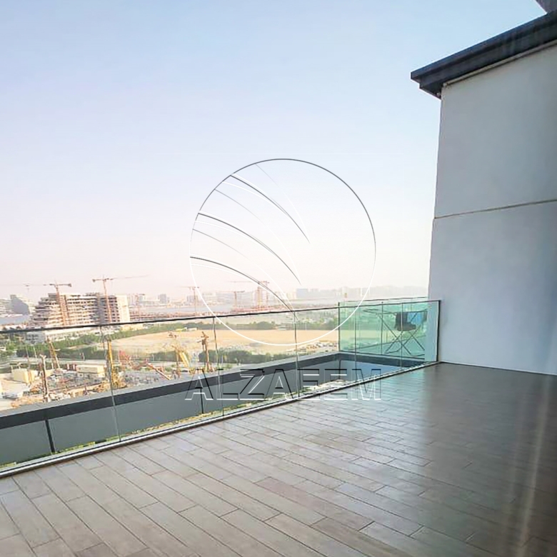 Studio! BIG Balcony ! Higher Level | Huge Layout