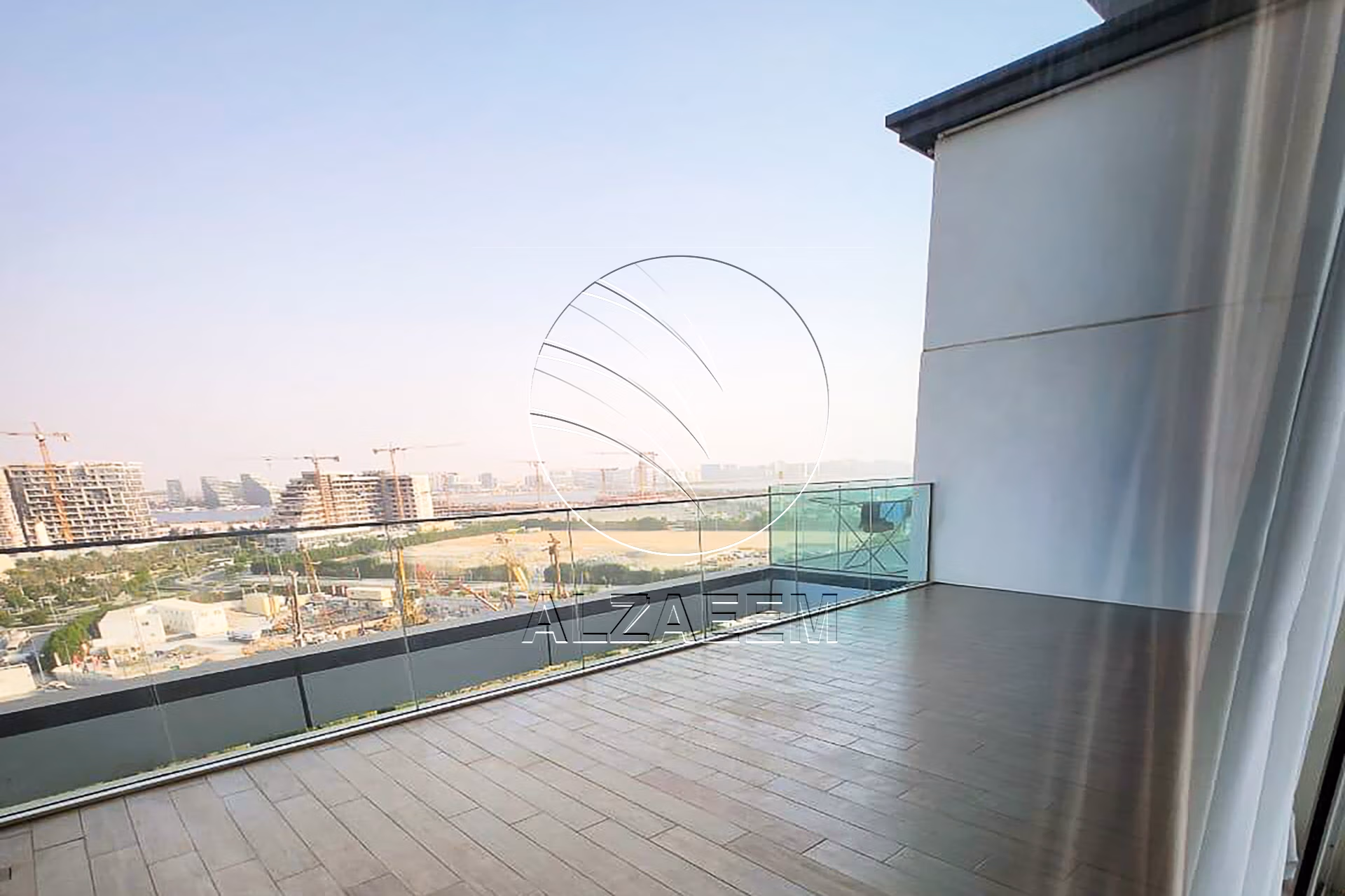 Studio! BIG Balcony ! Higher Level | Huge Layout
