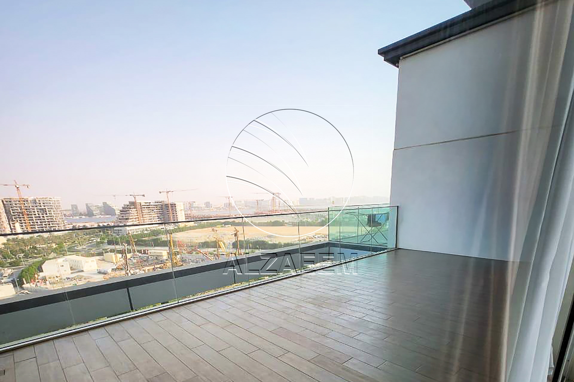 Studio! BIG Balcony ! Higher Level | Huge Layout
