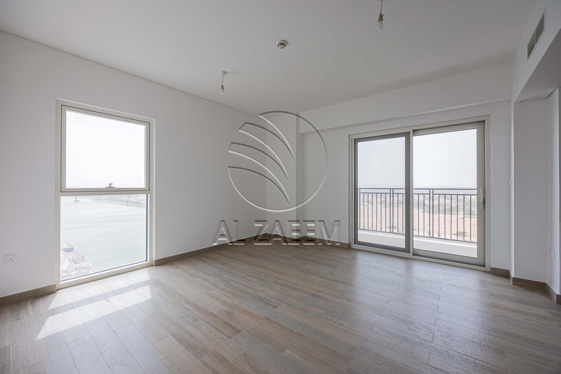 √Full Canal View | Waterfront Living | Top Floor√