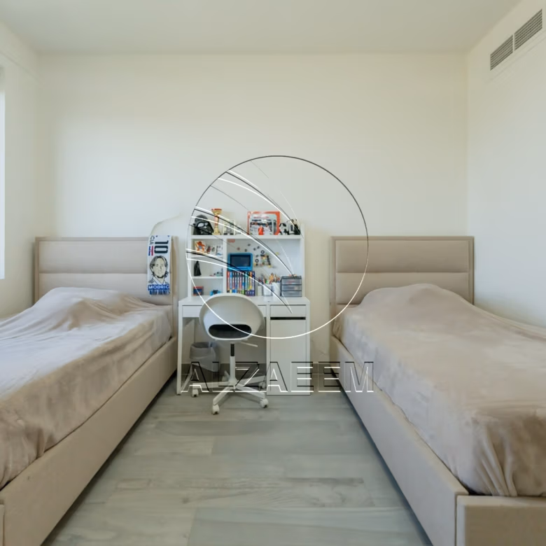 VACANT! Corner | Single Row | Fully Furnished