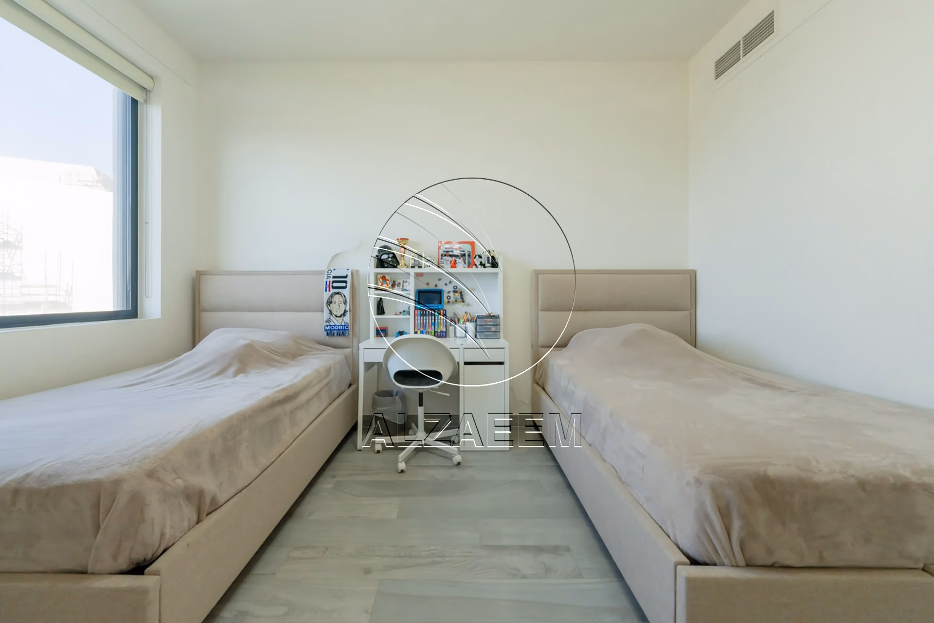 VACANT! Corner | Single Row | Fully Furnished