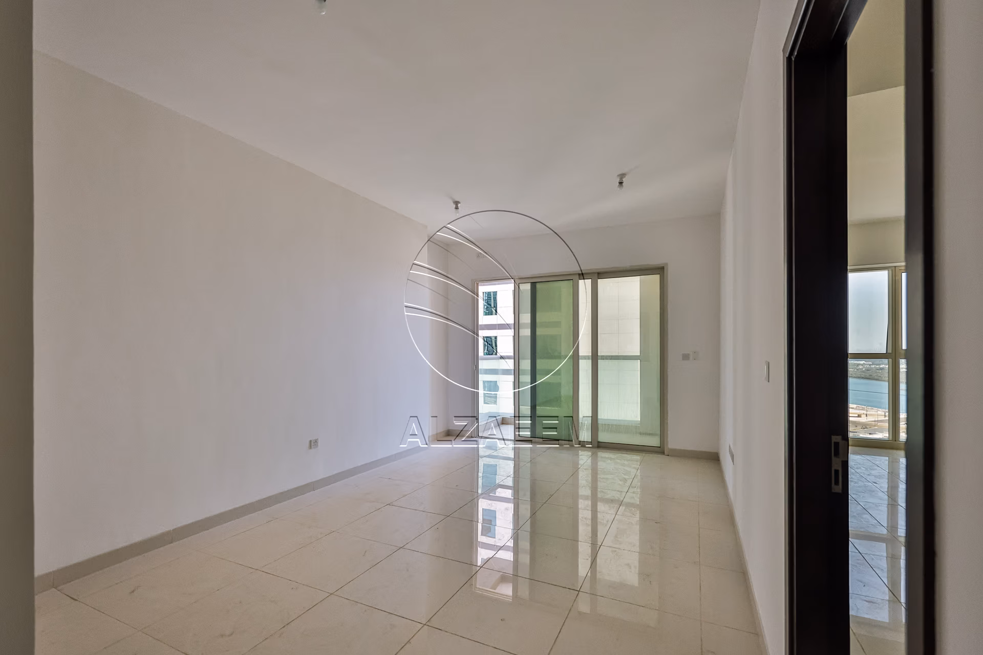 HIGH Level | BIG LAYOUT | Balcony | Open Kitchen