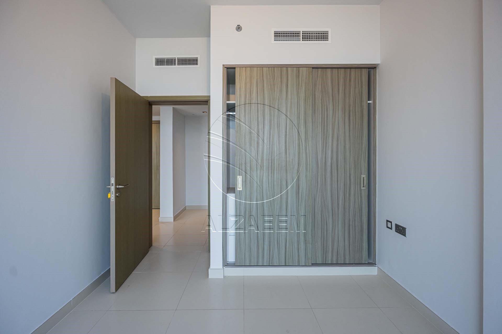 √ VACANT | Partial Sea View | Spacious Layout √