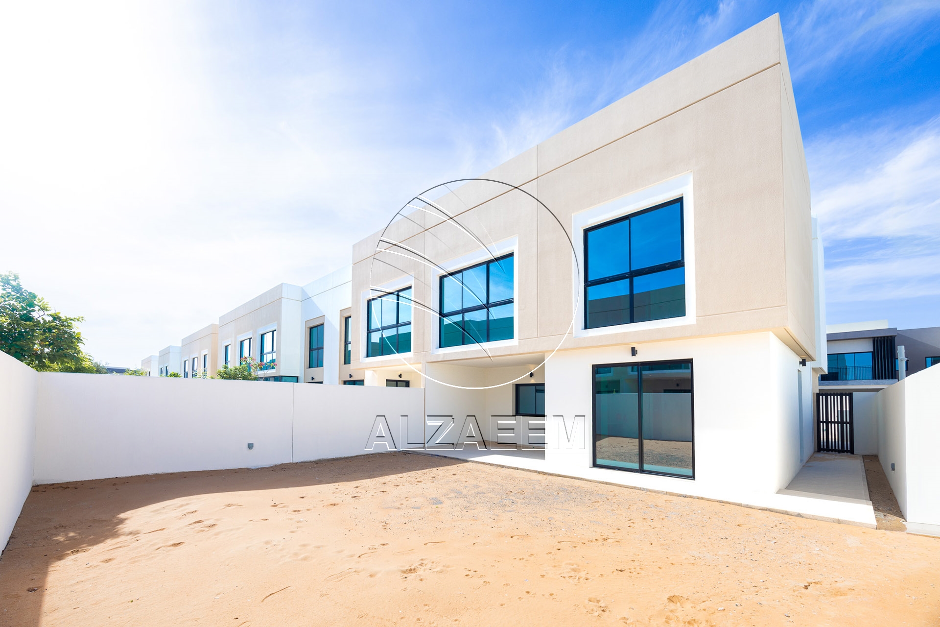 √Corner Unit | Double Row | Move-in Ready√