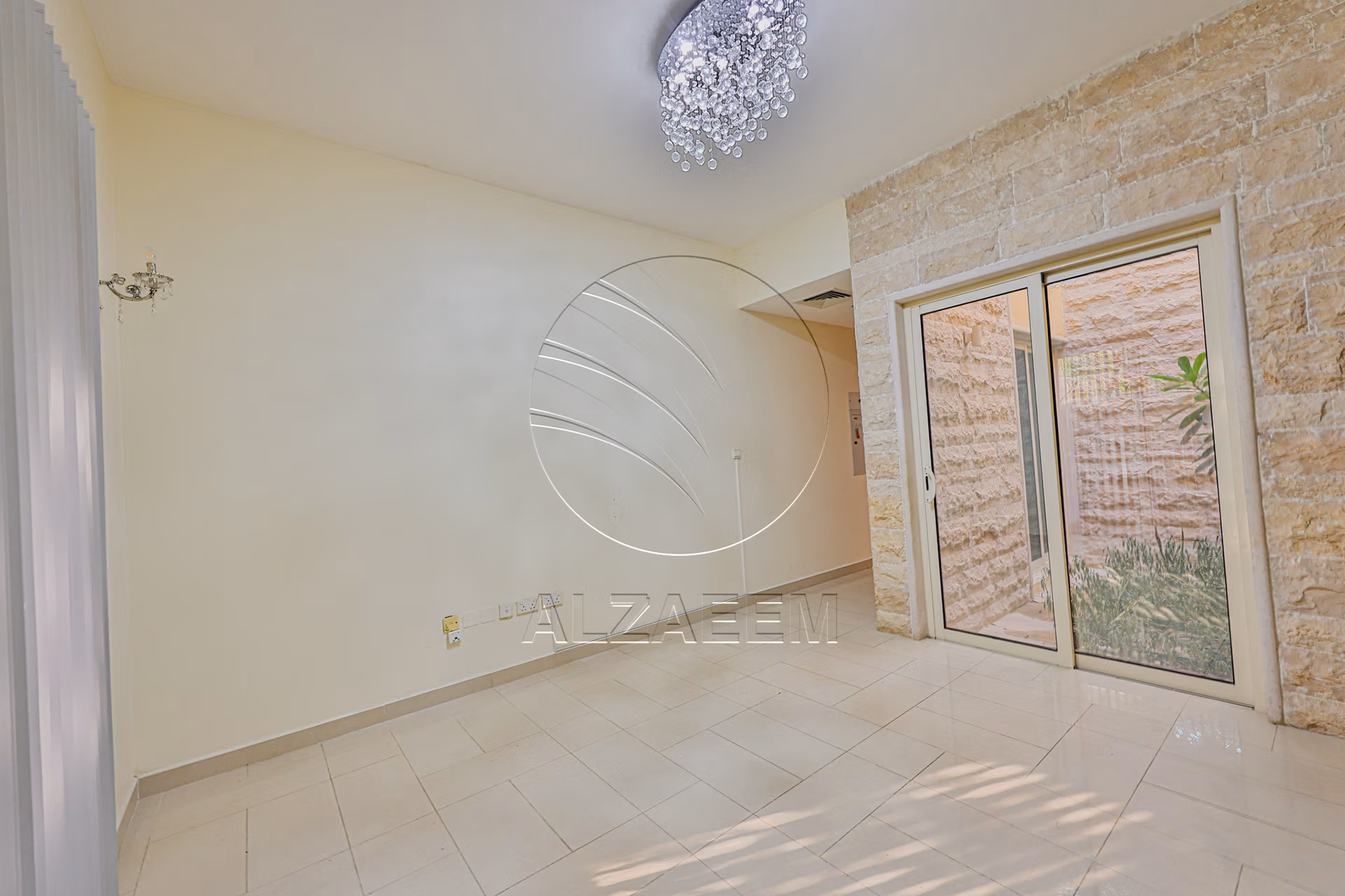 √ Private Pool | Type A | Tenanted | CORNER √